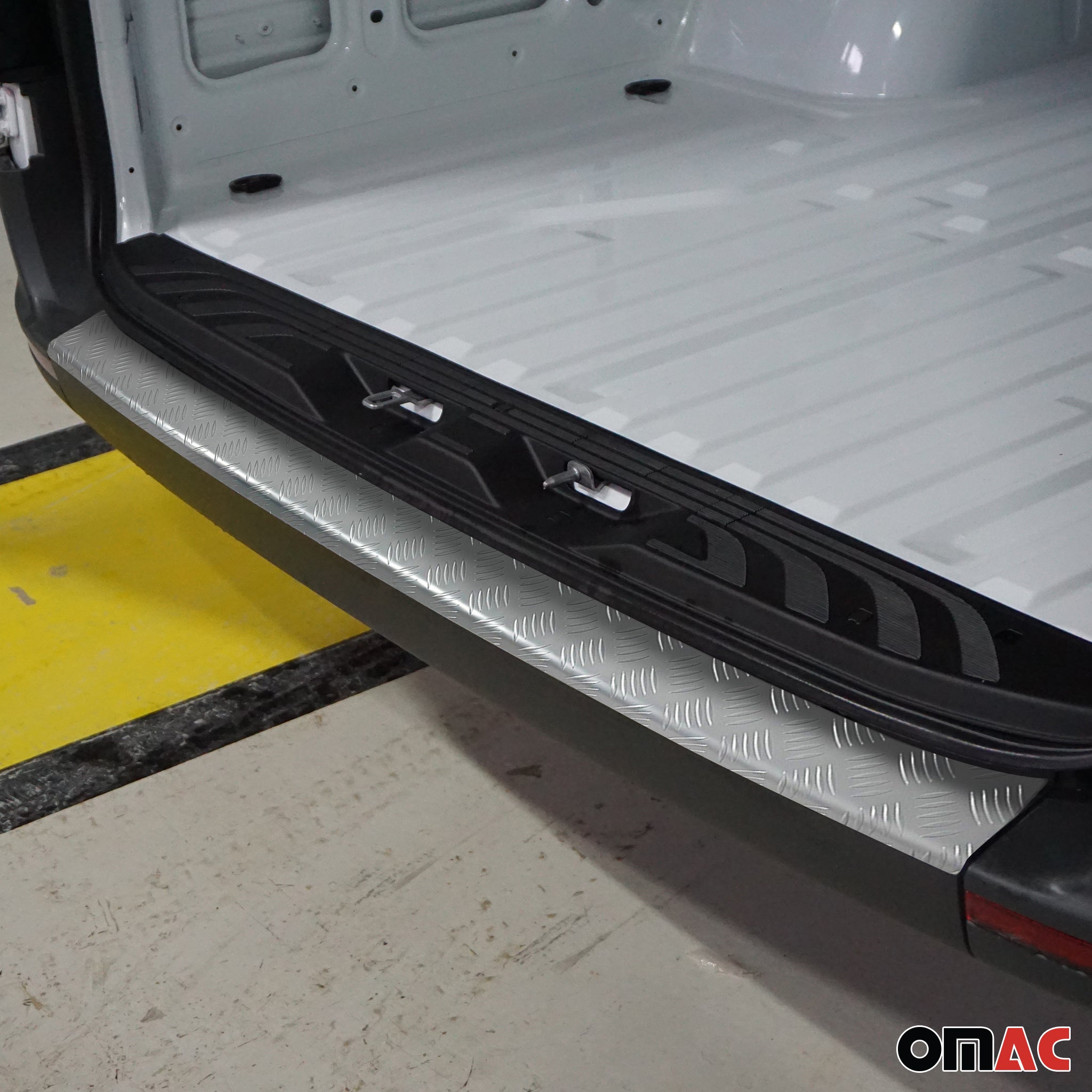 Rear Bumper Sill Cover Guard for Mercedes Sprinter W907 2019-2025 Aluminium Grey