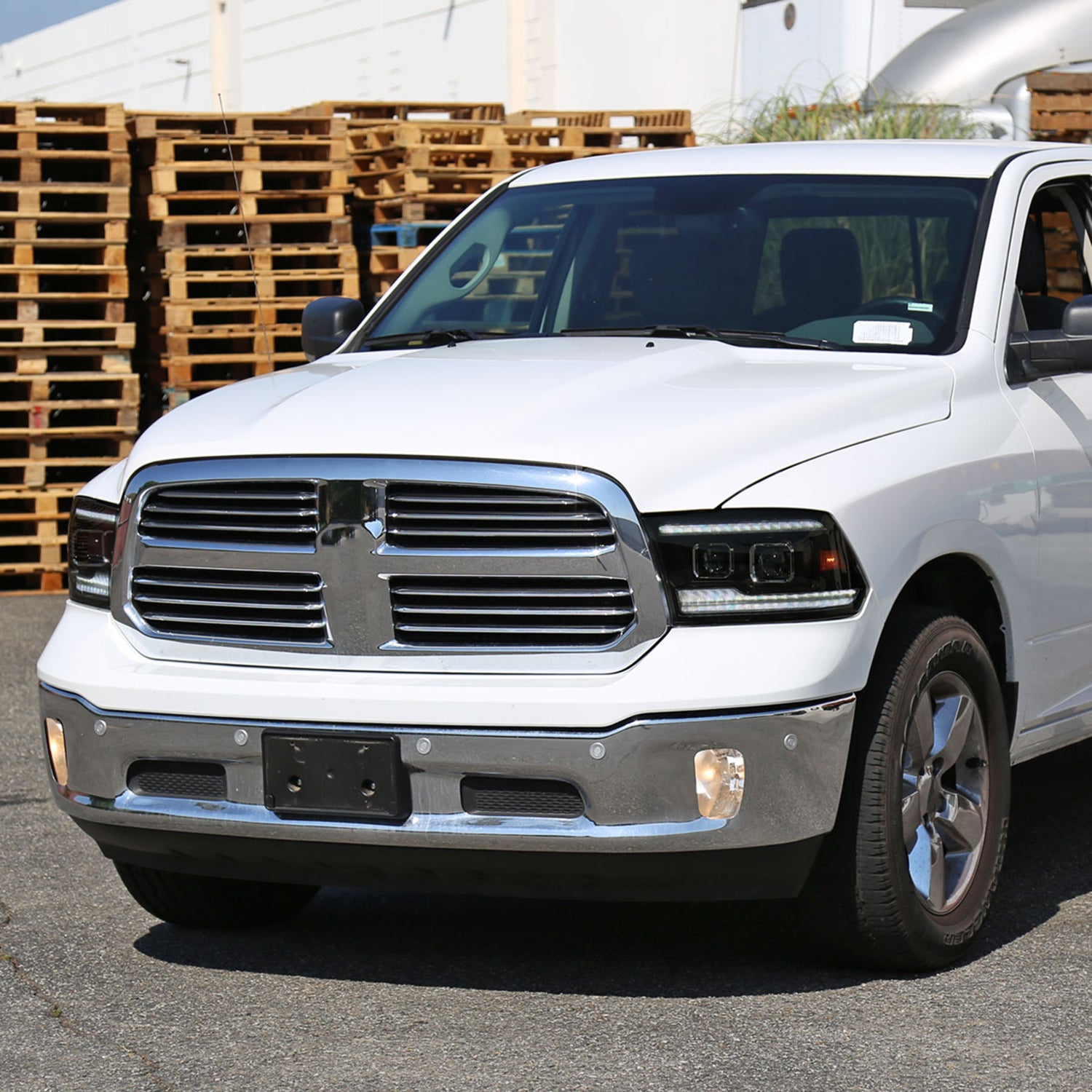 2009-2018 Dodge RAM 1500 / RAM 2500 3500 Headlights Matte Black/Smoked