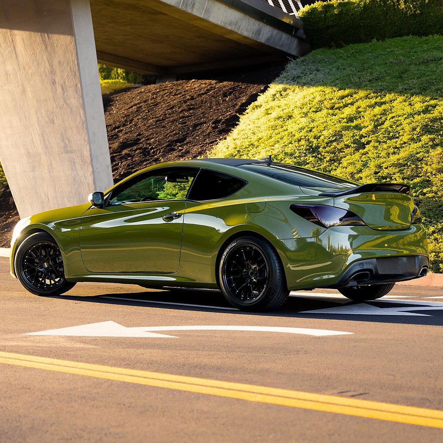 2010-2016 Hyundai Genesis Coupe White Bar LED Tail Lights Chrome/Red Smoke