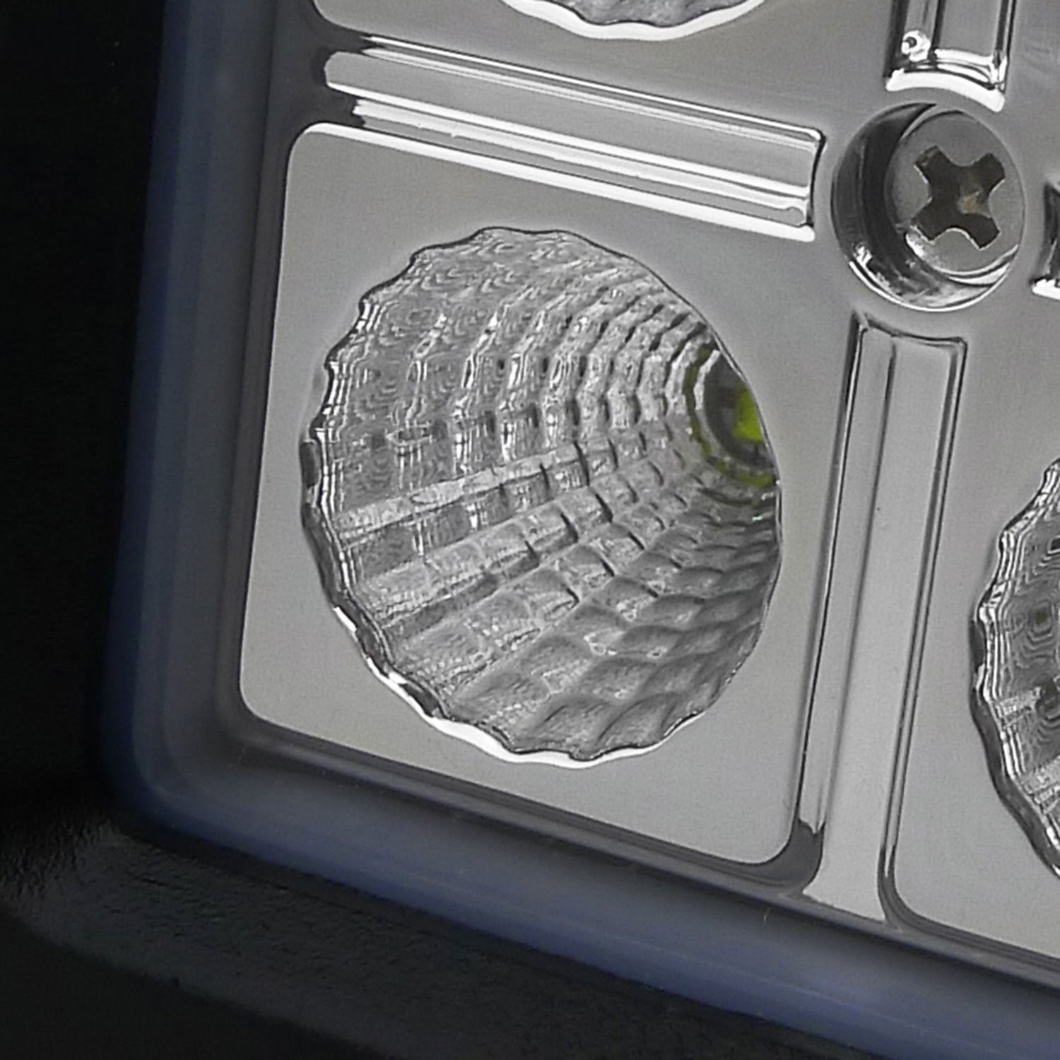 Universal Off Road 6000k Flood Beam 16W 4-LED Cube Fog Light Mounting Bracket