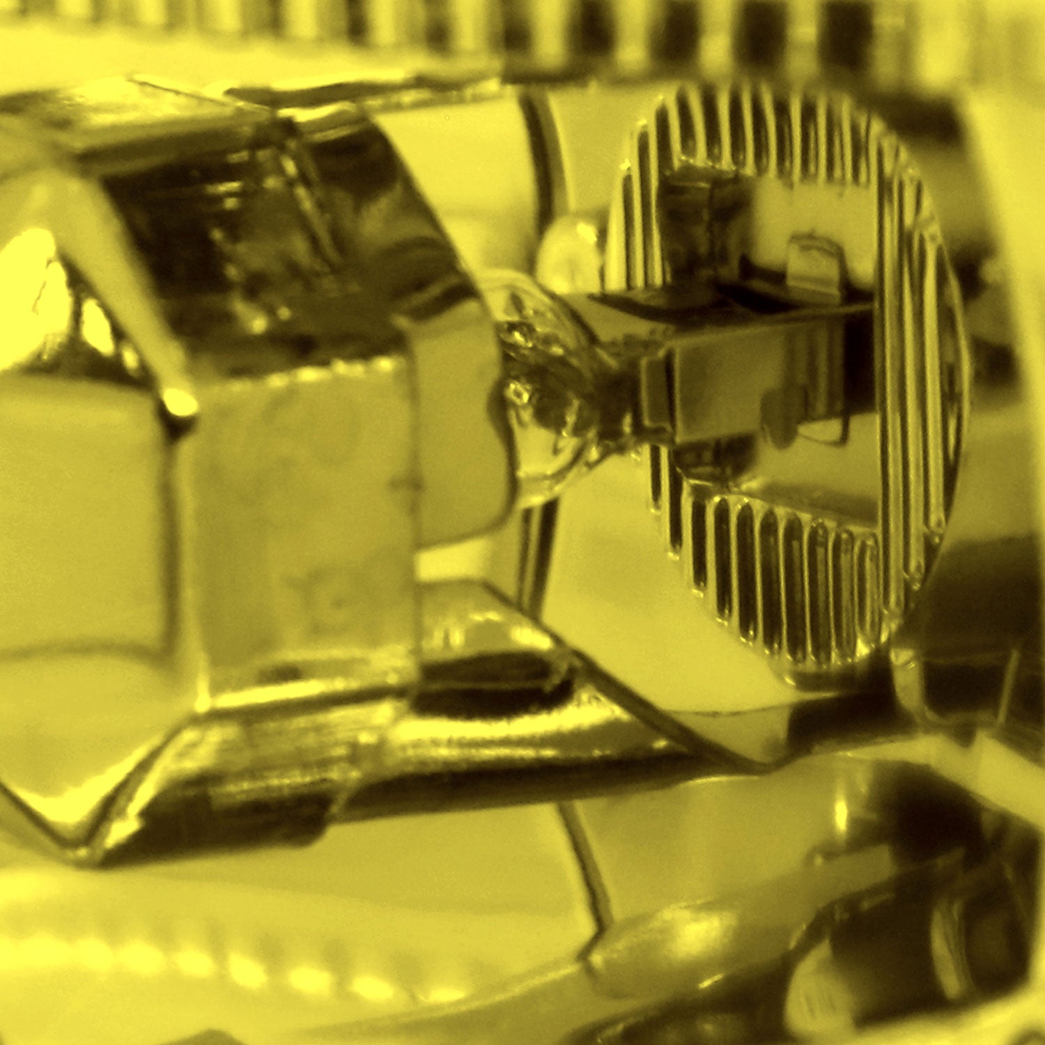 2001-2002 Toyota Corolla H3 Fog Lights Chrome Housing/Yellow Lens