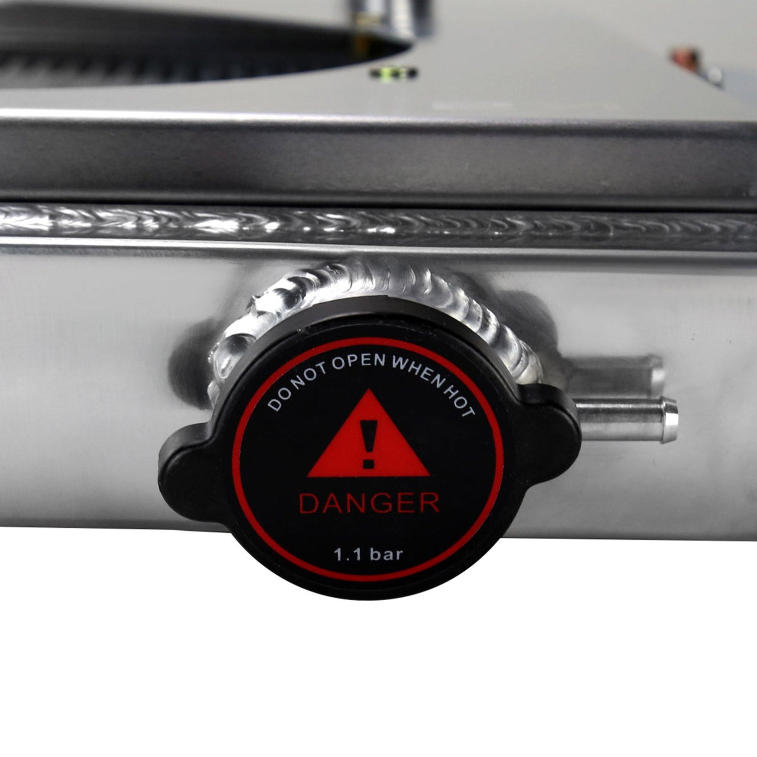 1987-2006 Jeep Wrangler TJ YJ 2.4L/4.2L 3-Row Radiator & Shroud Fan