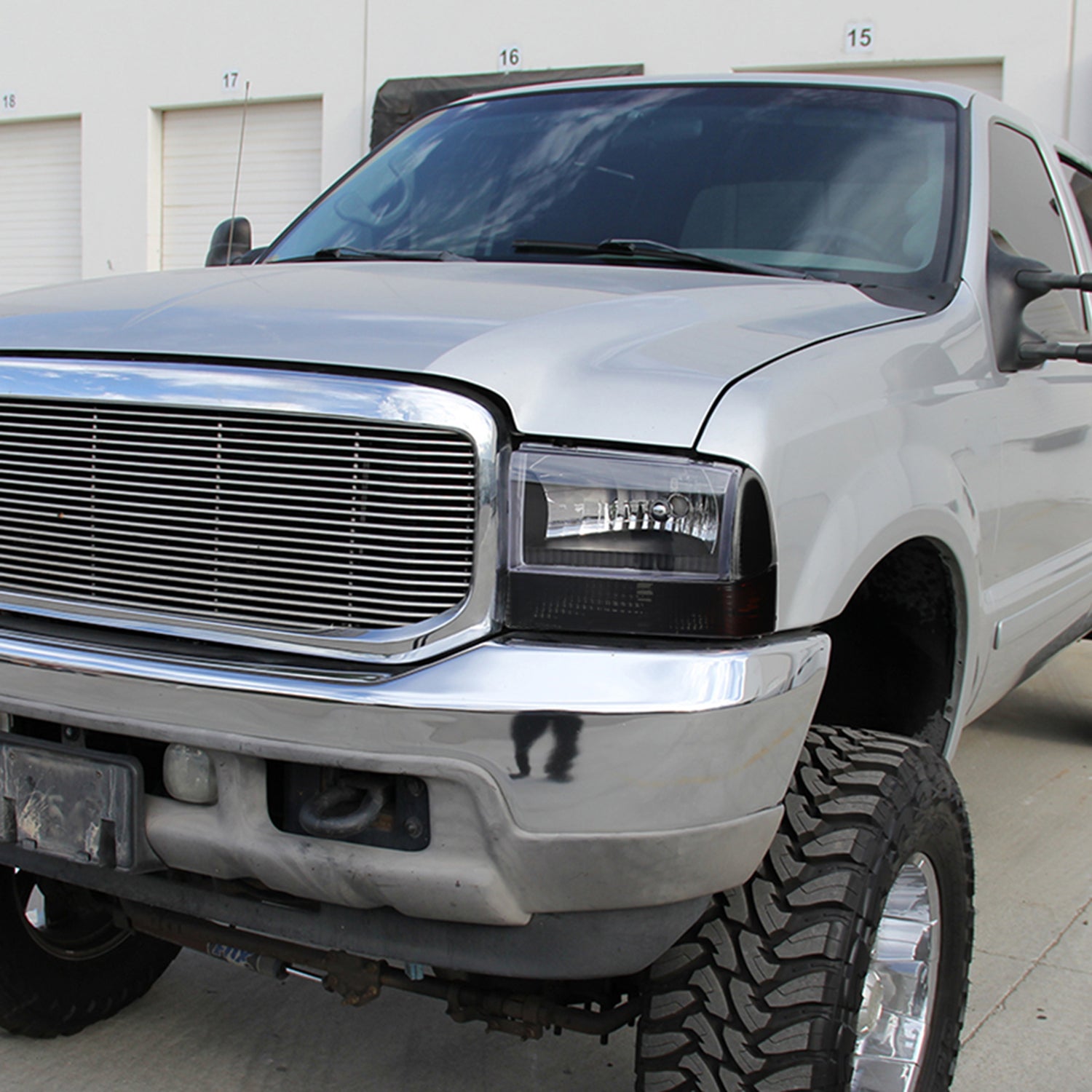 1999-2004 Ford F-250/F-350/F-450/F-550/Excursion Corner Lights Black/Smoke