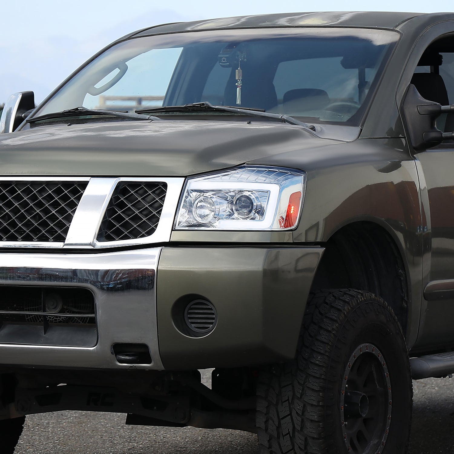 2004-2015 Nissan Titan / 04-2007 Armada LED C-Bar Headlights Signal Chrome
