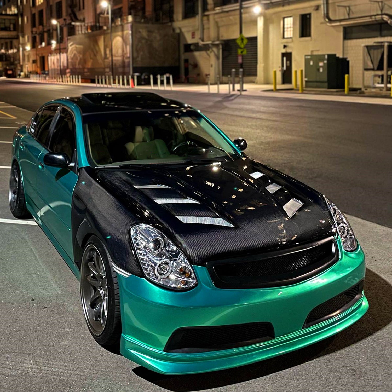 2005-2006 Infiniti G35 Sedan Halo Projector Headlights Chrome/Clear Lens