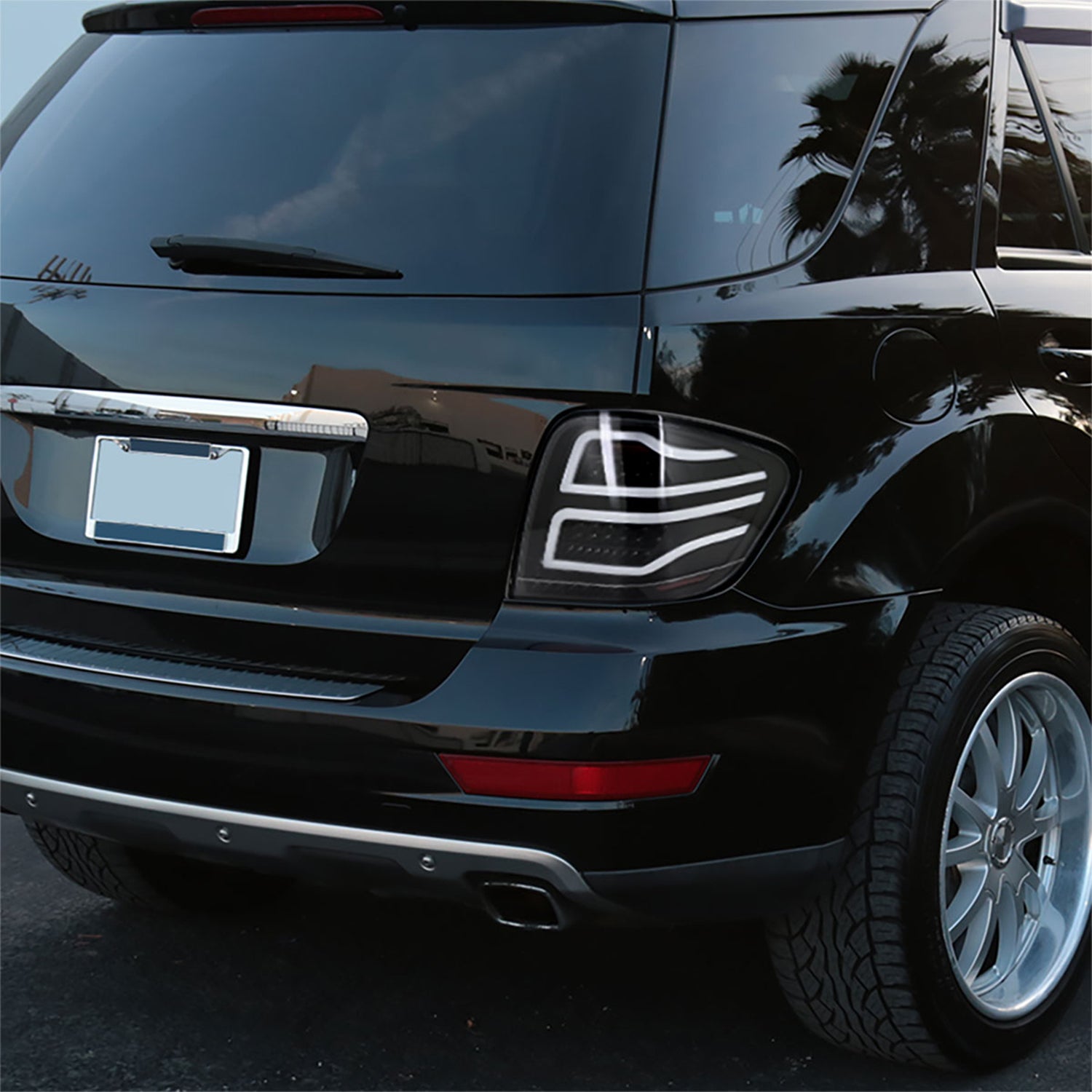 2006-2011 Mercedes Benz W164 ML Class LED Tail Lights Matte Black/Clear Lens