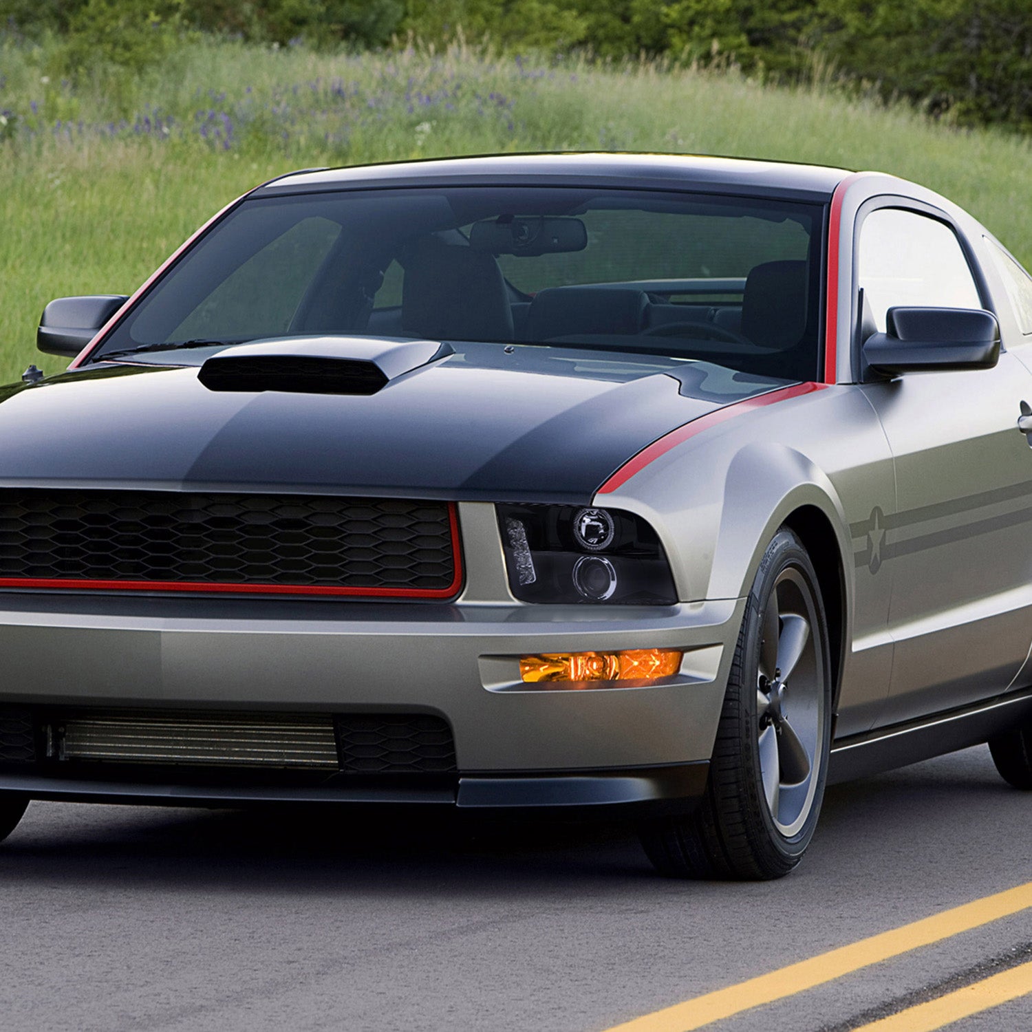 2005-2009 Ford Mustang Halo Projector Headlights LED Light Strip Black/Smoke