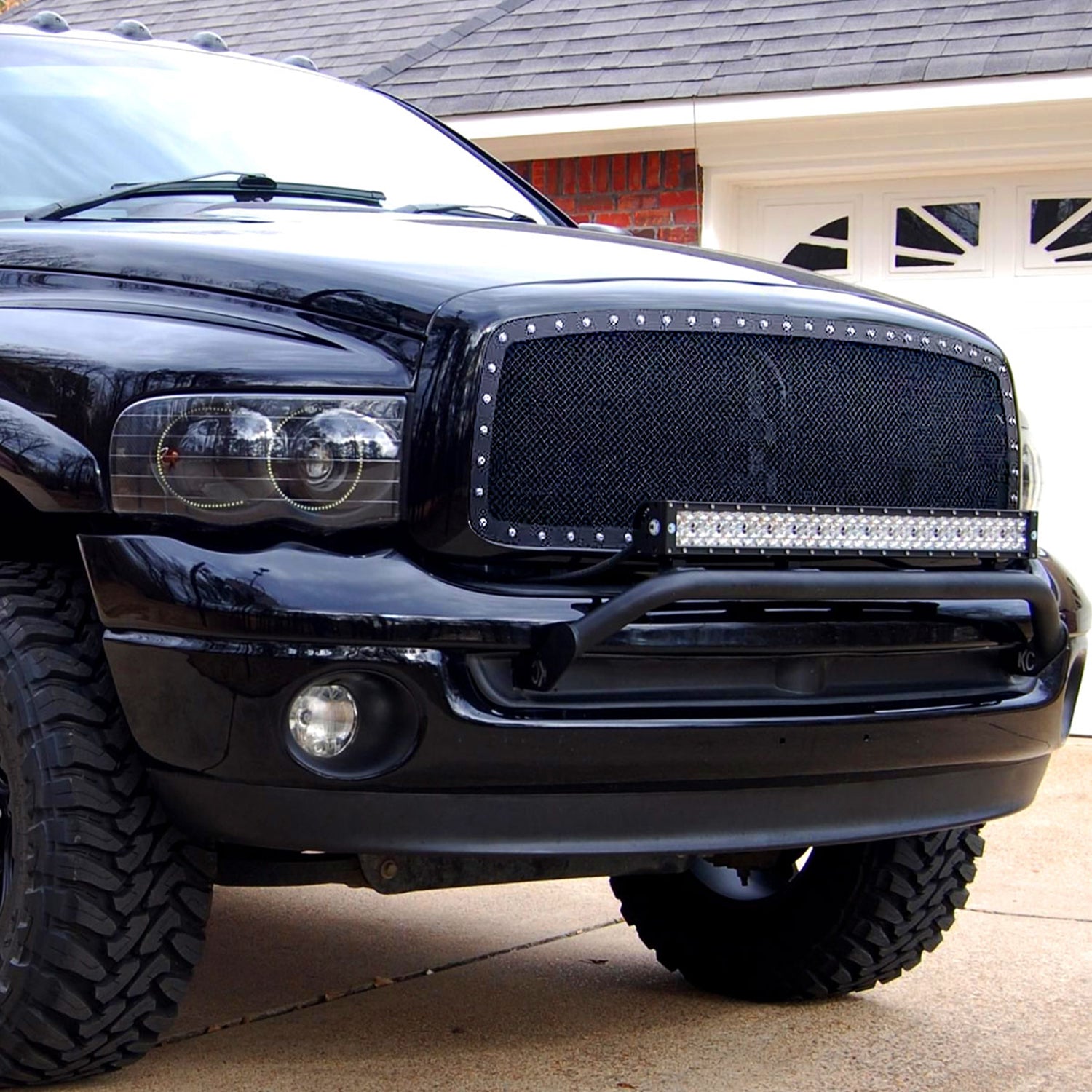 2002-2005 Dodge RAM 1500/ 03-2005 RAM 2500/3500 Glossy Black Mesh Front Grille