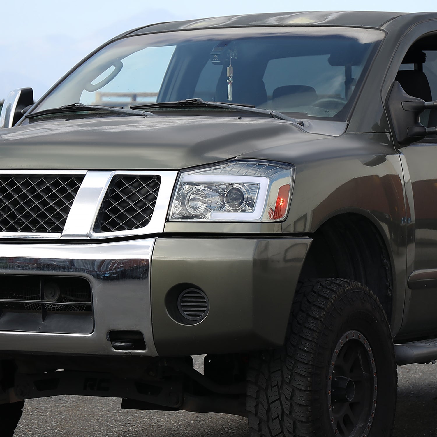 2004-2015 Nissan Titan / 04-2007 Armada LED C-Bar Headlights Signal Smoke