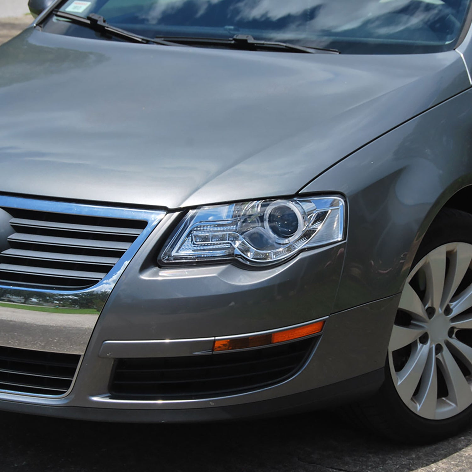 2006-2010 VW Passat Halo Projector Headlights R8 LED Light Strip Chrome