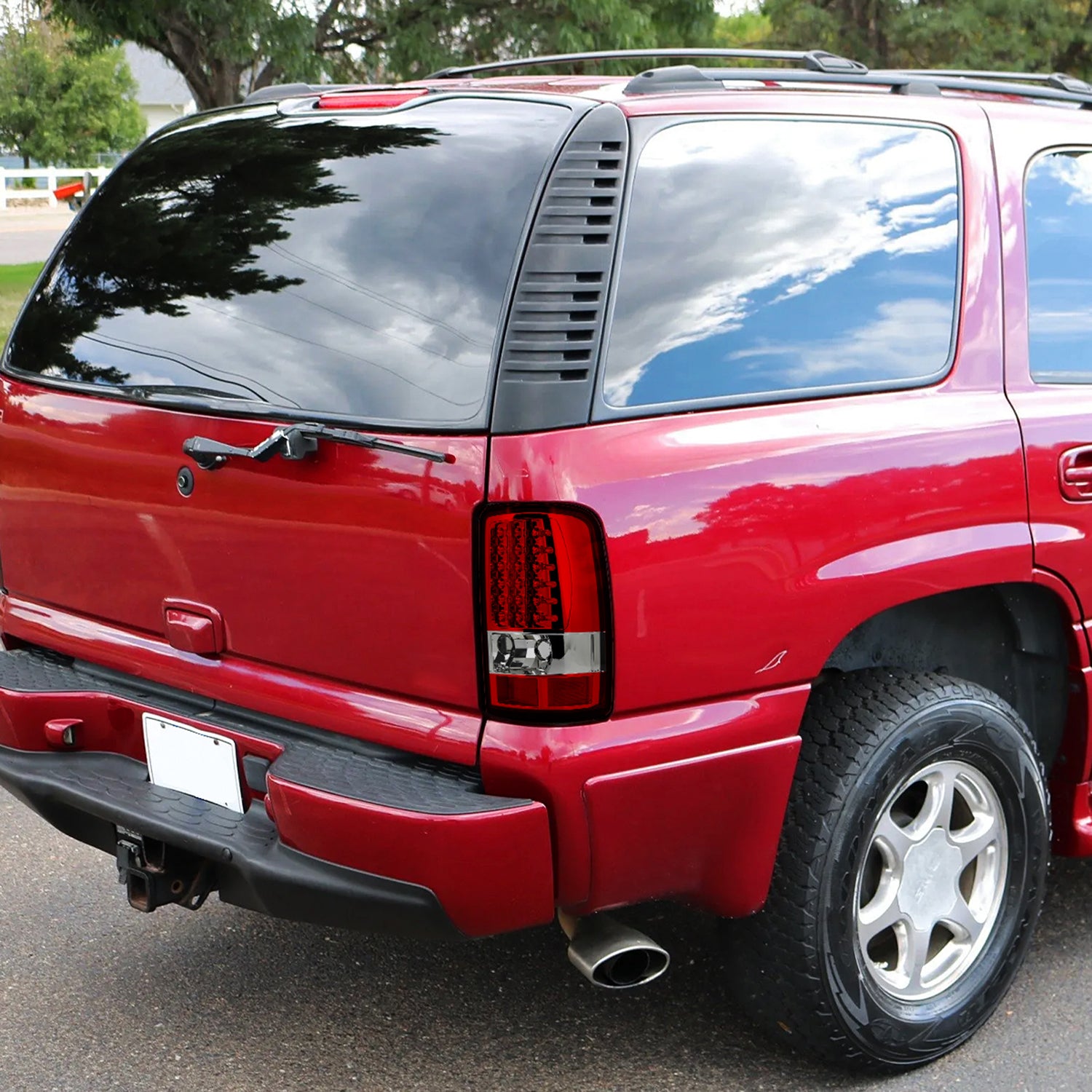 2000-2006 Chevy Suburban/Tahoe/Yukon/Yukon XL LED Tail Lights Chrome/Red Clear