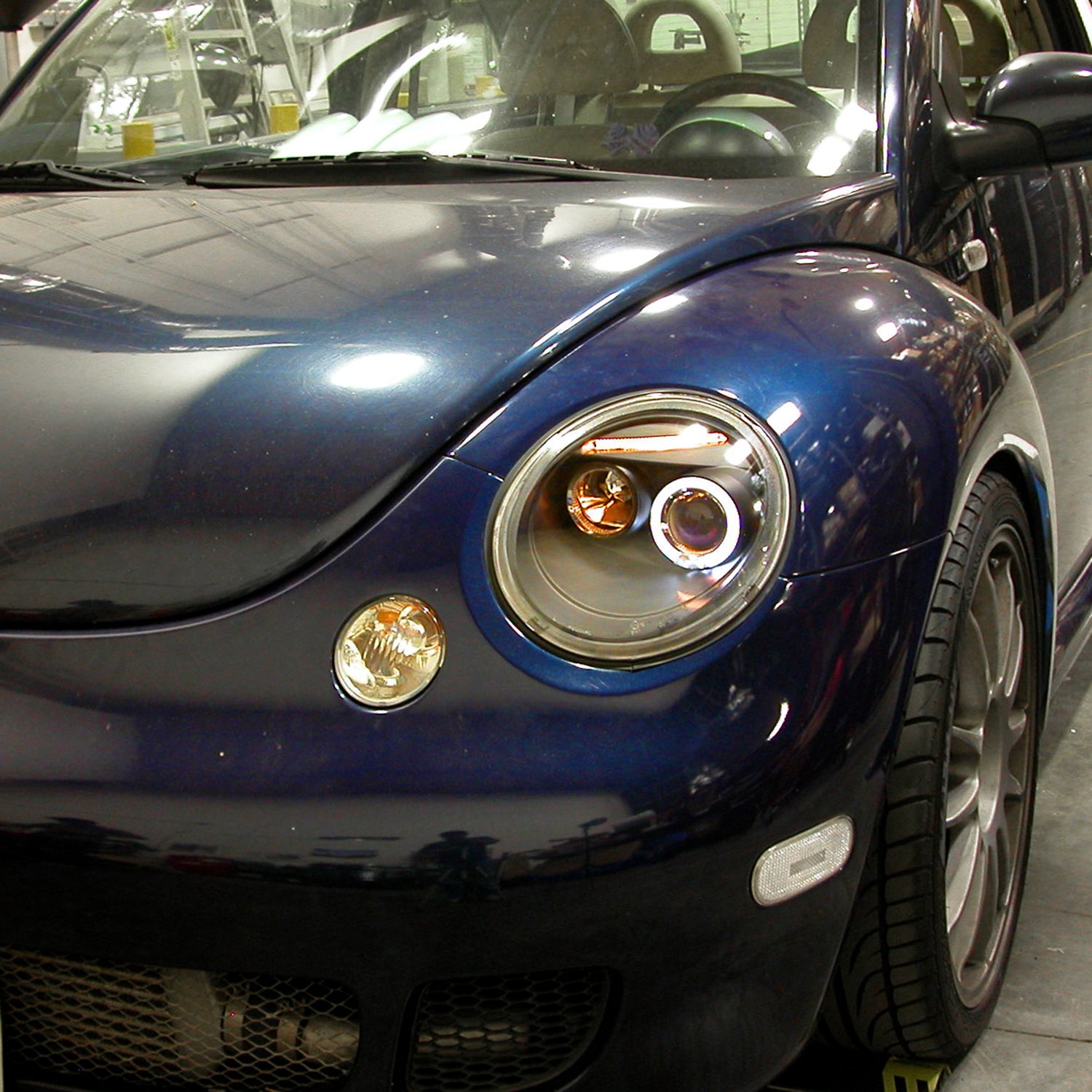 1998-2005 VW Beetle Halo Projector Headlights Matte Black/Clear Lens