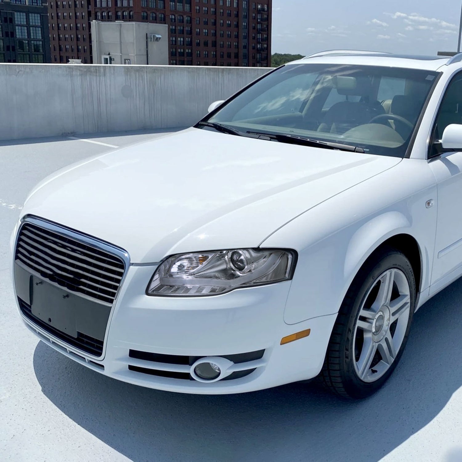 2006-2008 Audi A4 Projector Headlights w/ R8 Style LED Light Bar Chrome/Clear