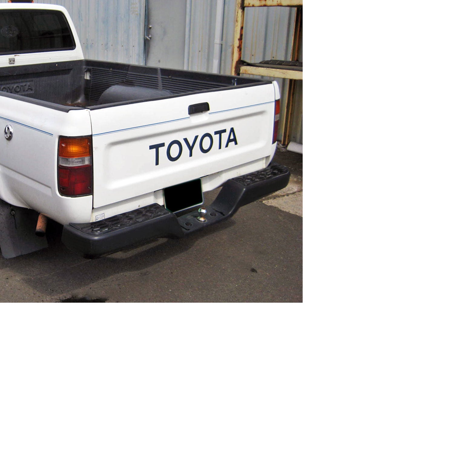 1989-1995 Toyota Pickup 2/4WD Black Stainless Steel Rear Step Bumper