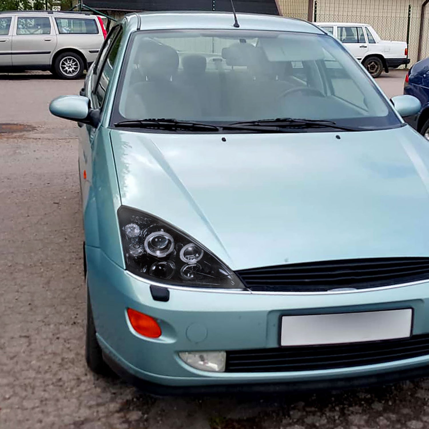 2000-2004 Ford Focus Dual Halo Projector Headlights Glossy Black/Smoke Lens