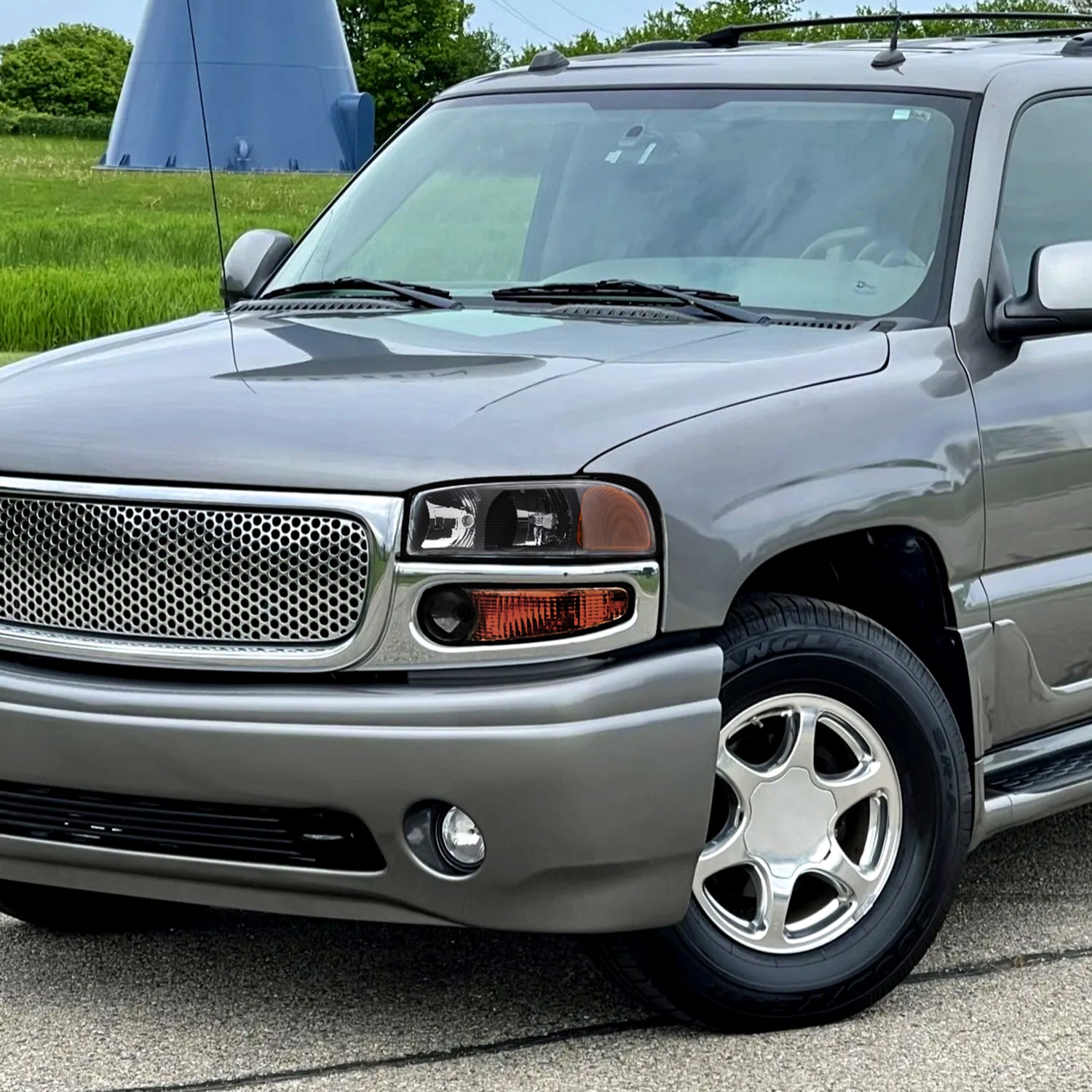 1999-2006 GMC Sierra/Yukon/Yukon XL Crystal Headlights Amber Reflector Black