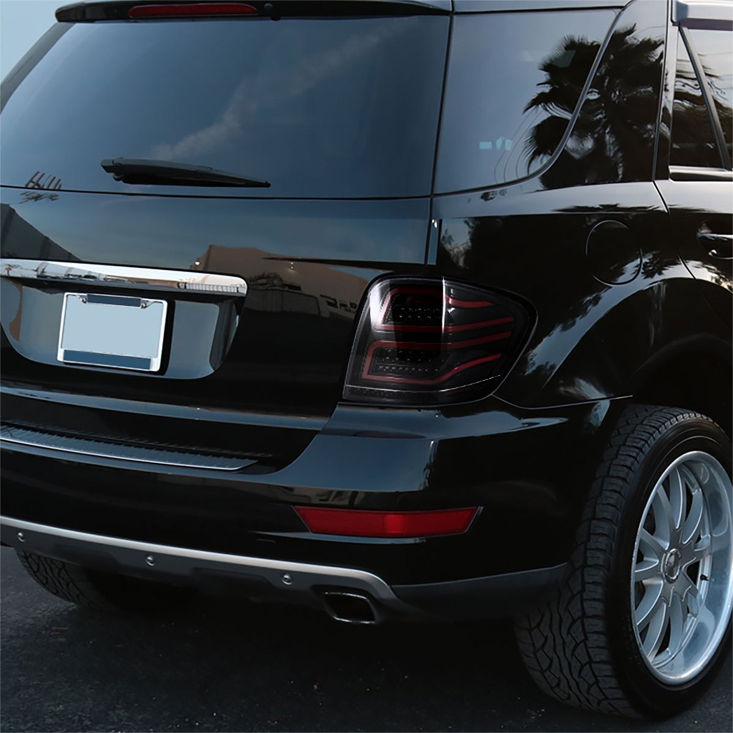 2006-2011 Mercedes Benz W164 ML Class LED Tail Lights Jet Black/Clear Lens