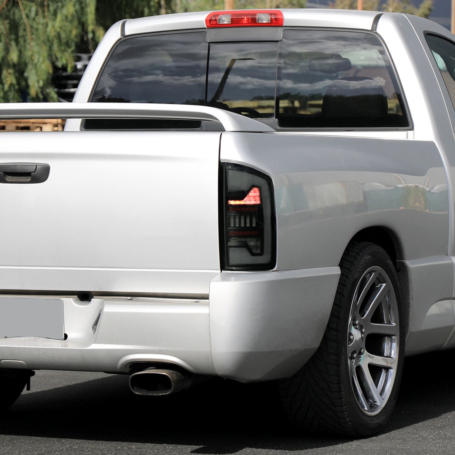 2002-2006 Dodge RAM 1500/2500/3500 White LED Bar Tail Lights Matte Black/Smoke