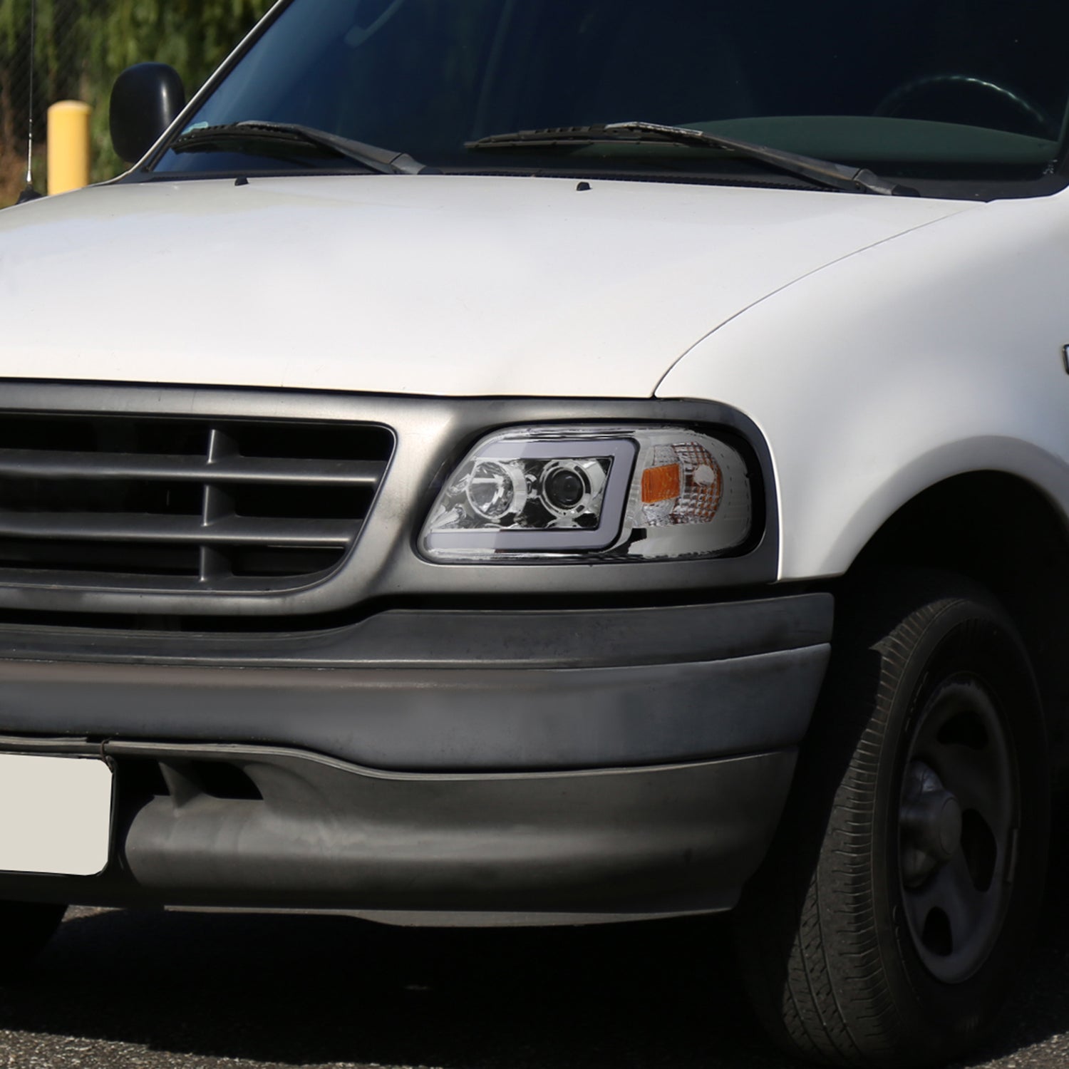 1997-2004 Ford F-150 / 97-2002 Expedition LED C-Bar Projector Headlights Chrome