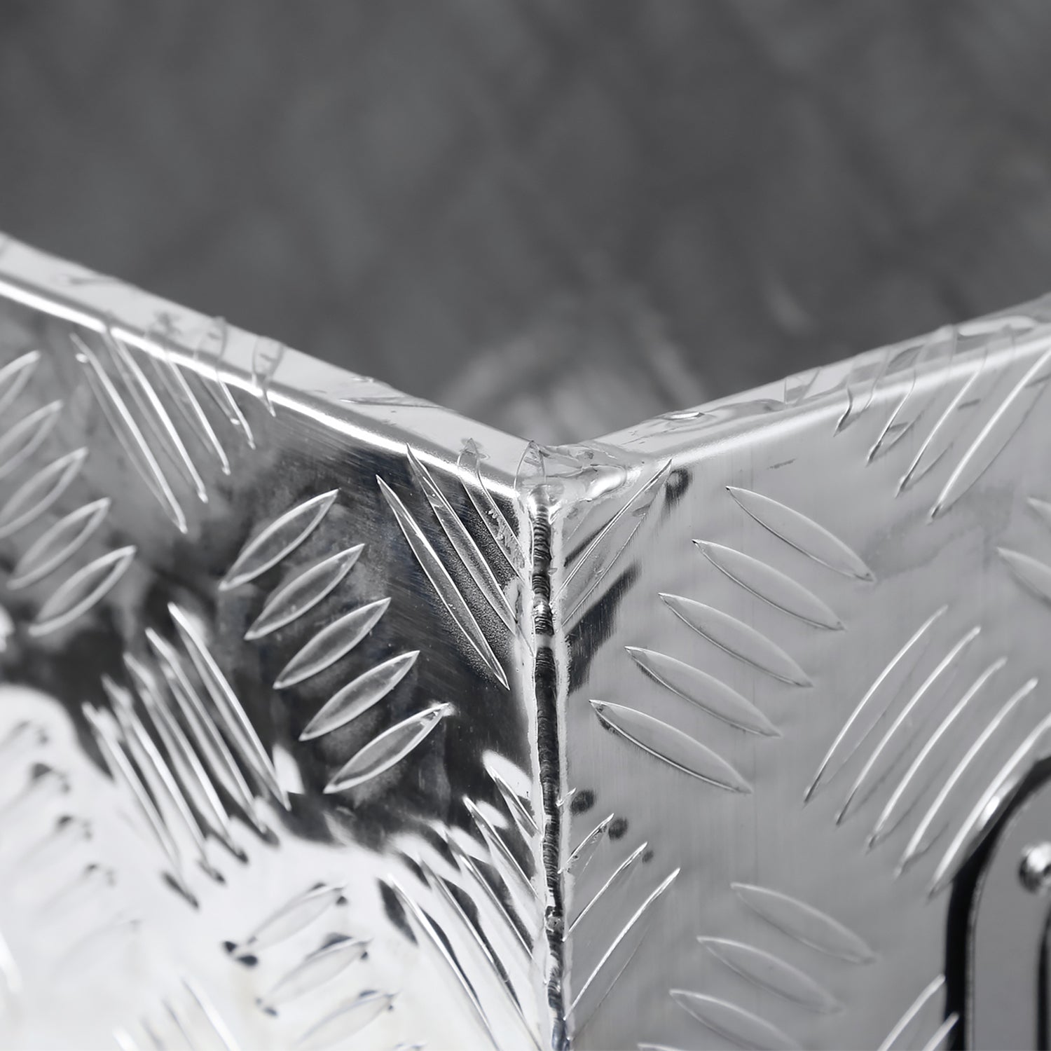 Universal 44" Heavy Duty Silver Alu Truck Tool Box w/ Side Handles Lock & Keys