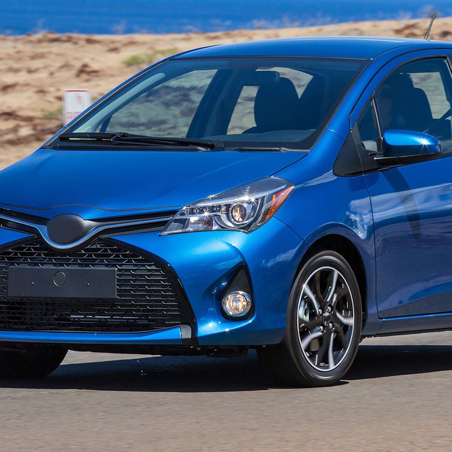 2015-2017 Toyota Yaris 2/4DR H11 Fog Lights Kit Switch & Wiring Harness Chrome