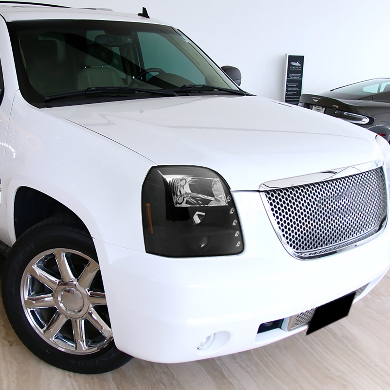 2007-2014 GMC Yukon/Yukon XL 1500/2500 Projector Headlights Matte Black/Clear