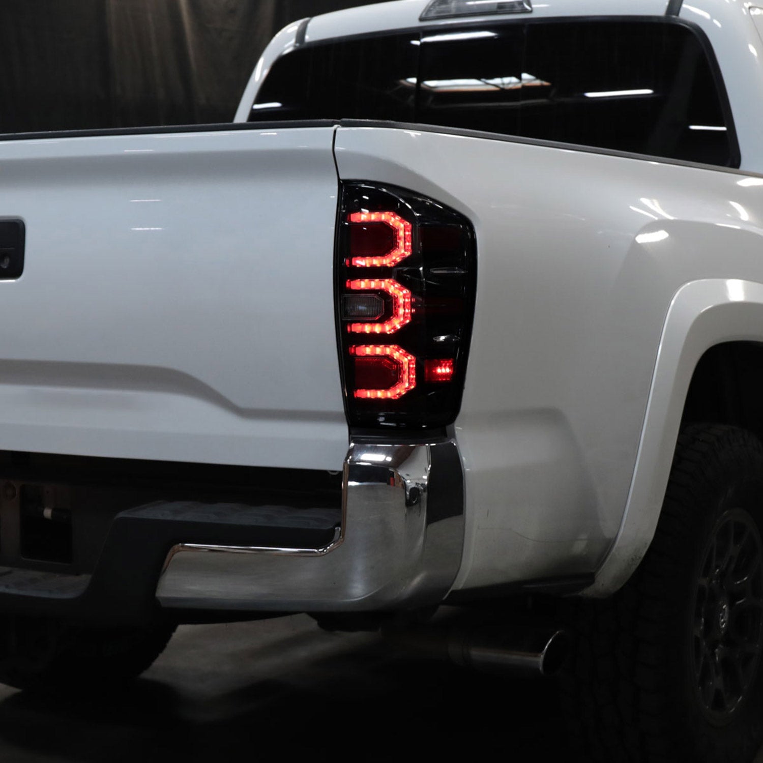 2016-2022 Toyota Tacoma Sequential Signal LED Tail Lights Glossy Black/Smoke