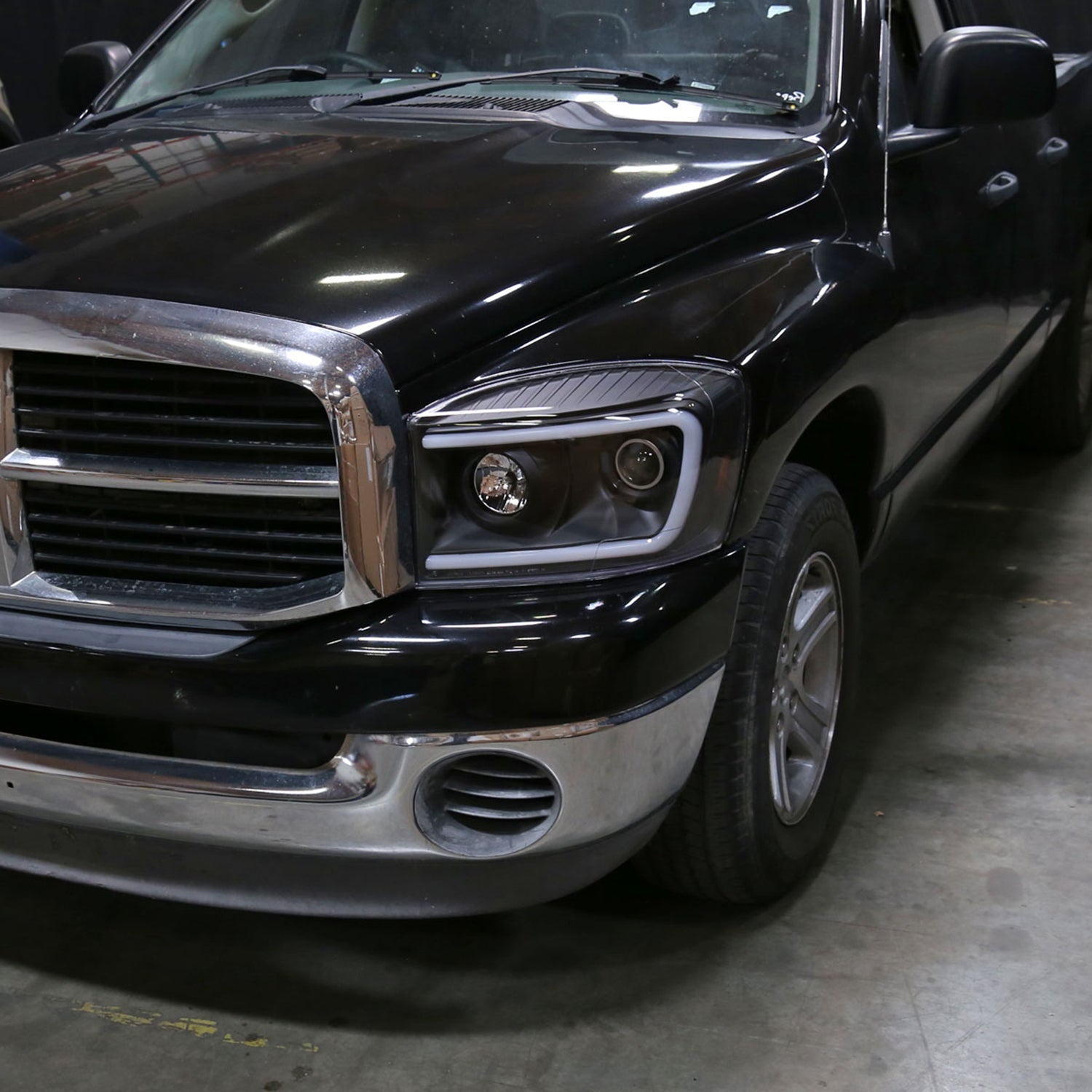 2006-2008 Dodge RAM 1500/ 06-2009 2500 3500 LED CBar Projector Headlights Black