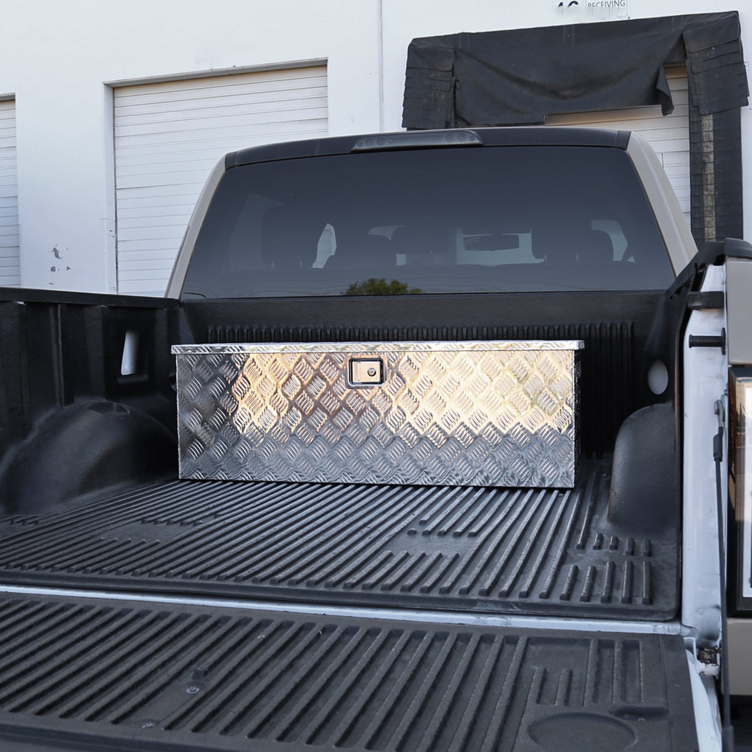 Universal 44" Heavy Duty Silver Alu Truck Tool Box w/ Side Handles Lock & Keys