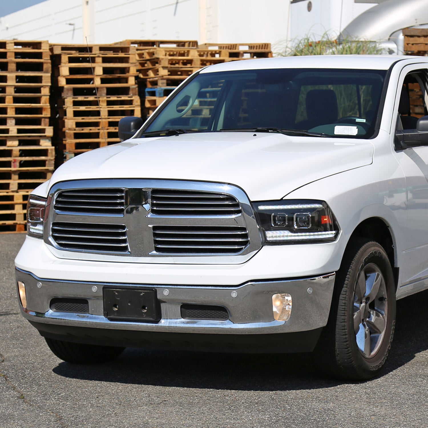 2009-2018 Dodge RAM 1500 / RAM 2500 3500 Switchback Headlights Matte Black