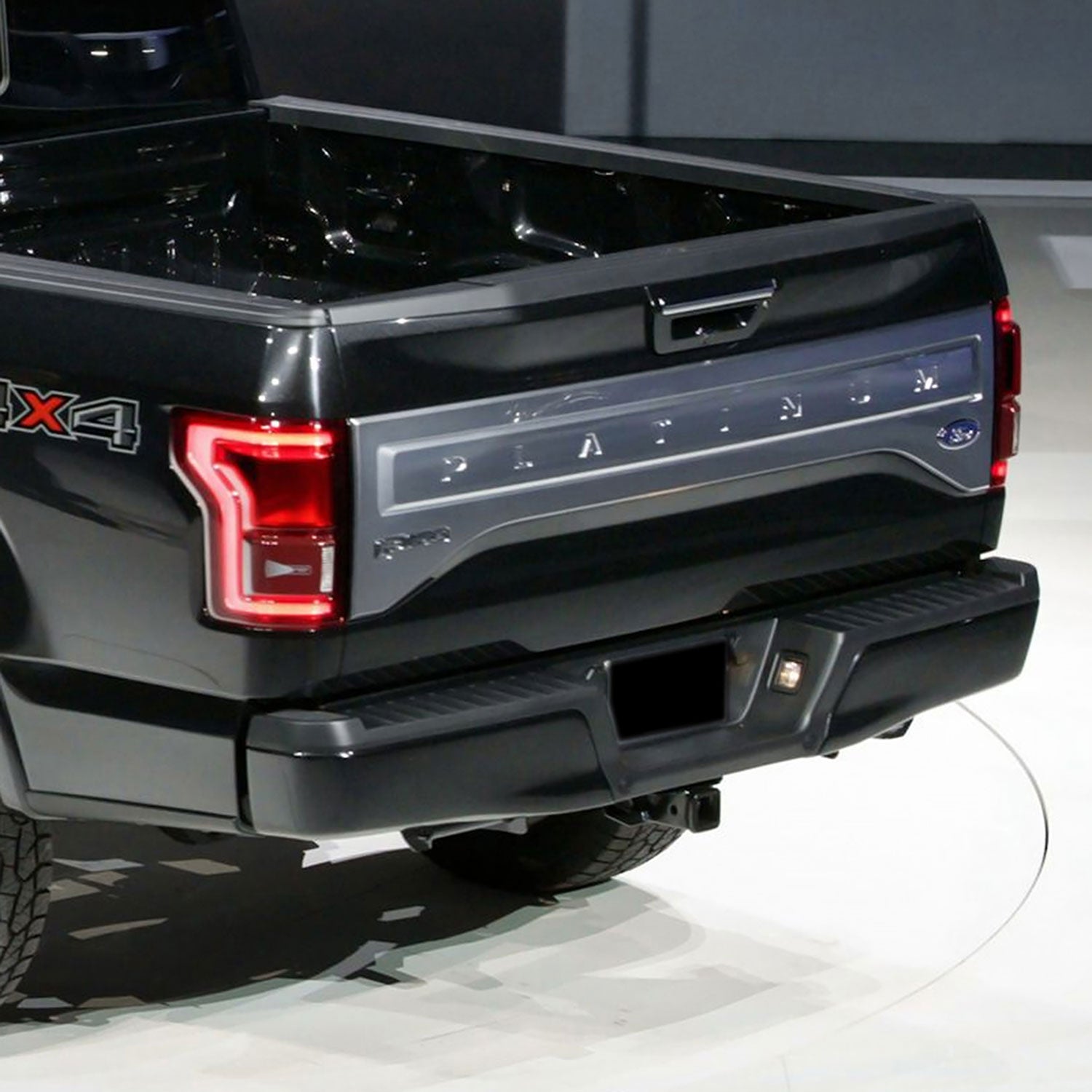 2015-2018 Ford F-150 Steel Factory Replacement Rear Step Bumper License Lamps