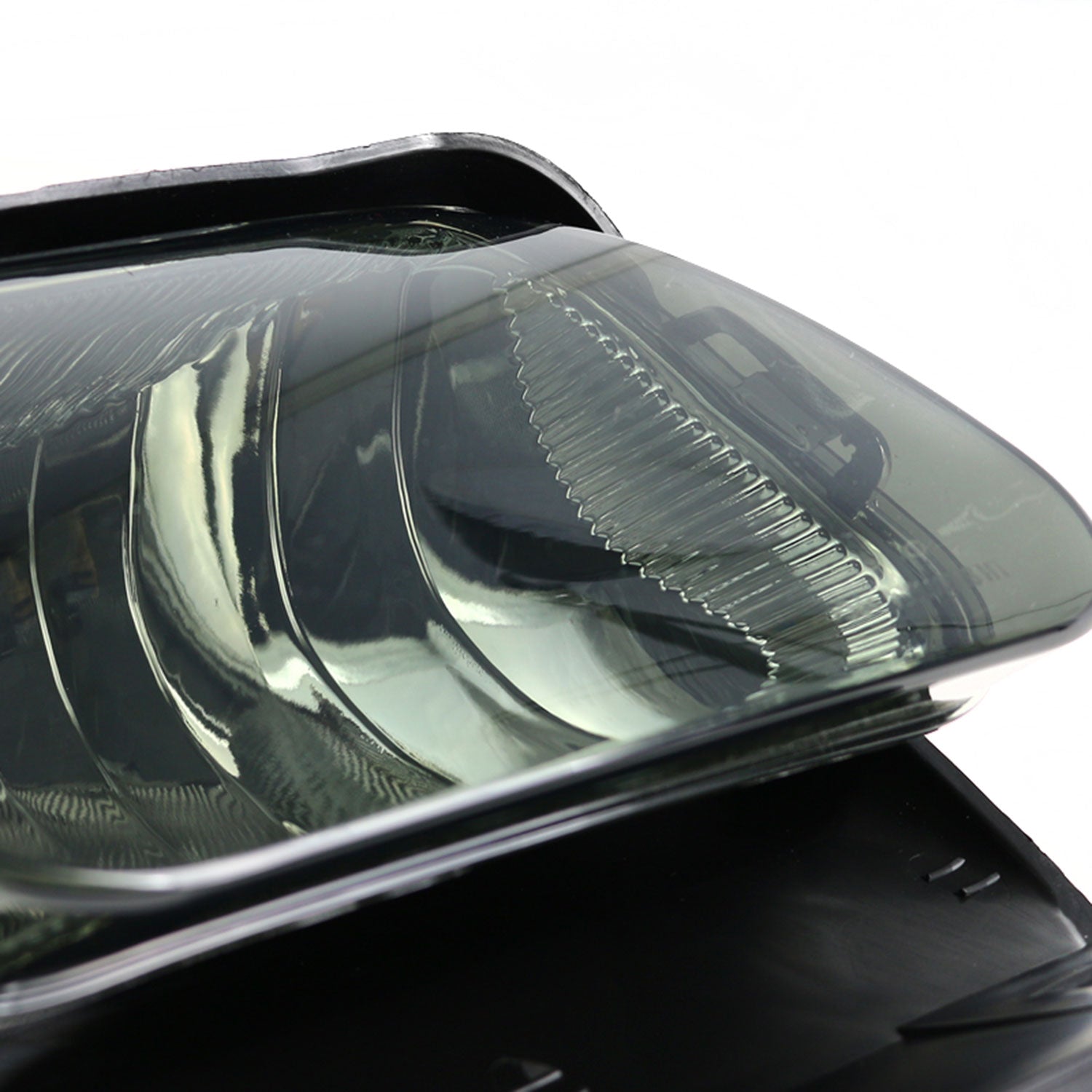 2002-2007 Chevy Silverado/Avalanche H10 Fog Lights Wiring Kit Chrome/Smoke