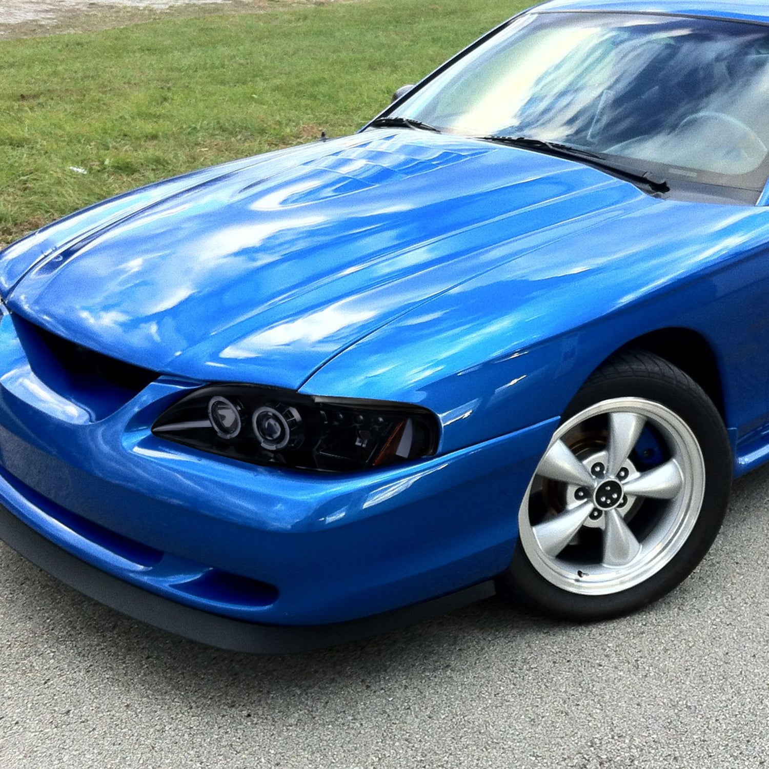 1994-1998 Ford Mustang Dual Halo V2 Projector Headlights Glossy Black/Smoke