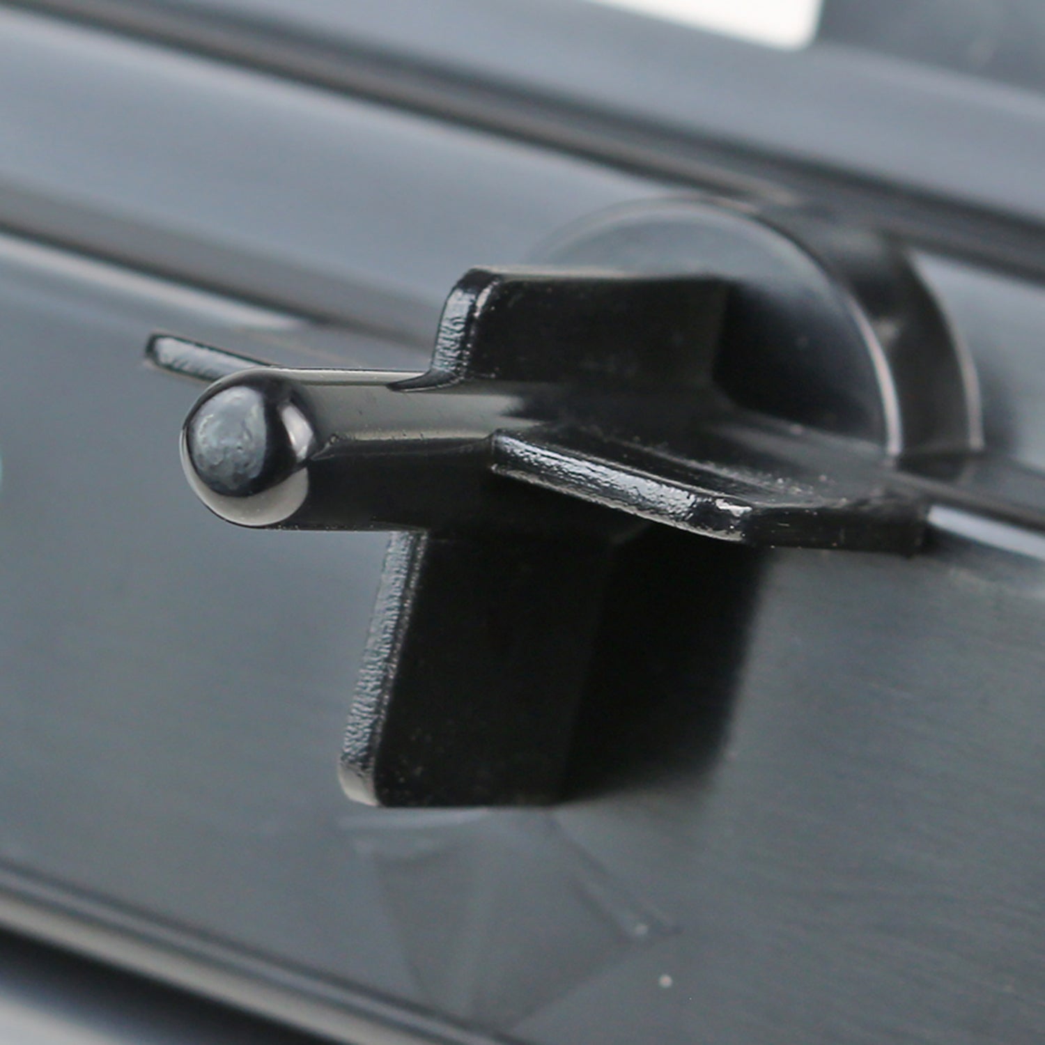 2000-2006 Chevy Suburban/Tahoe/Yukon/Yukon XL LED 3rd Brake Light Chrome/Clear