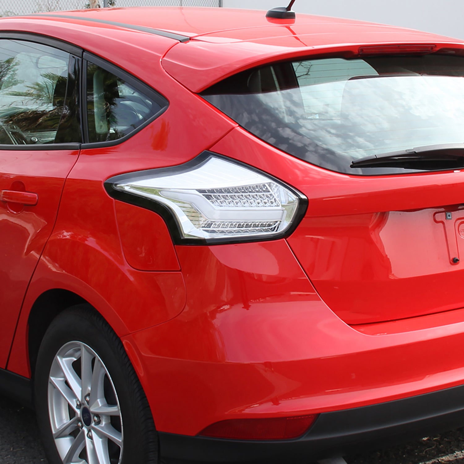 2015-2019 Ford Focus Hatchback LED Tail Lights Chrome Housing/Clear Lens