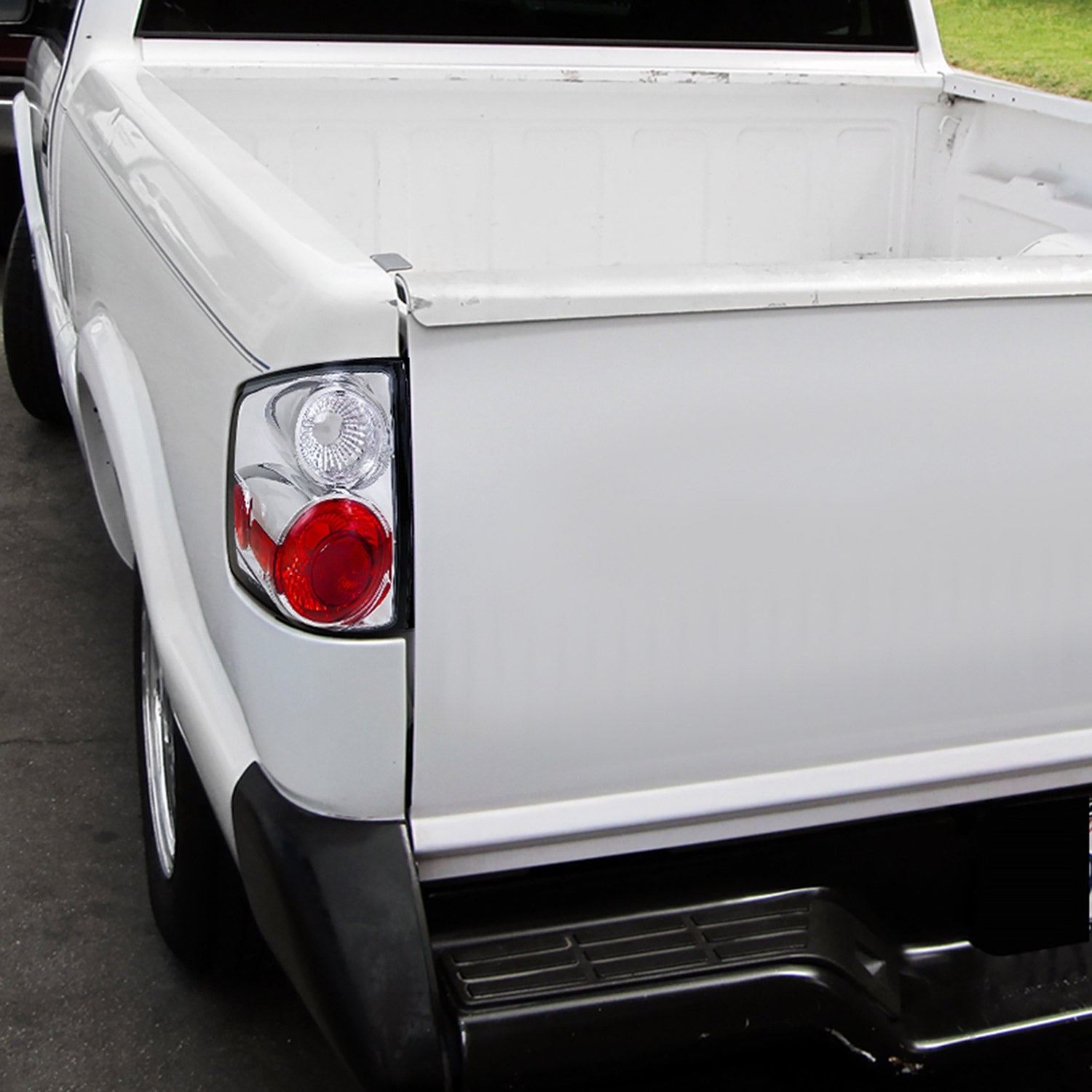 1994-2004 Chevy S10/ GMC Sonoma/ Isuzu Hombre Tail Lights Chrome/Clear Lens