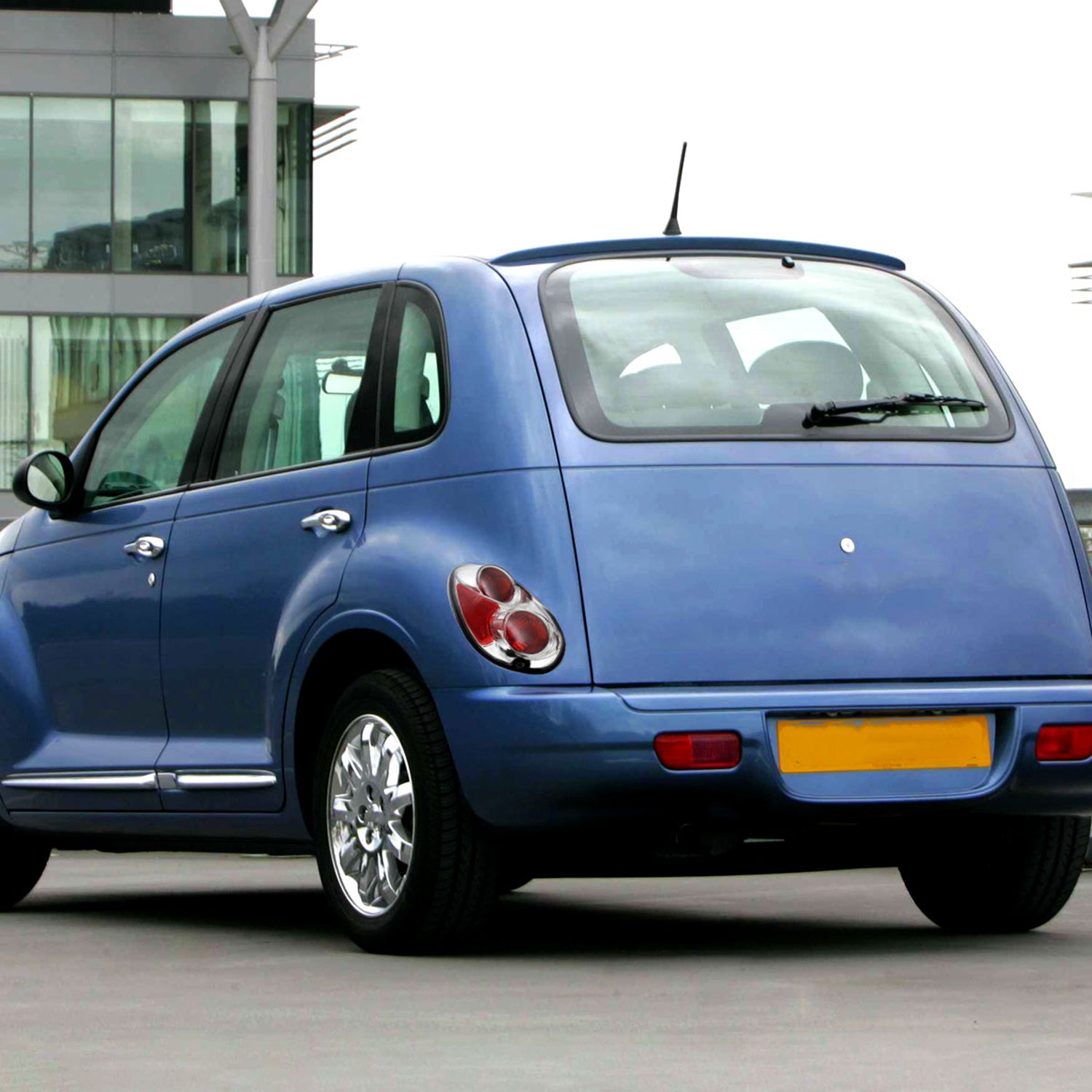 2001-2005 Chrysler PT Cruiser Tail Lights Chrome Housing/Clear Lens