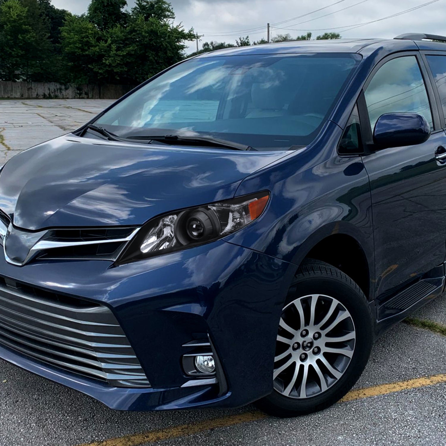 2011-2020 Toyota Sienna Projector Headlights Matte Black Housing/Clear Lens