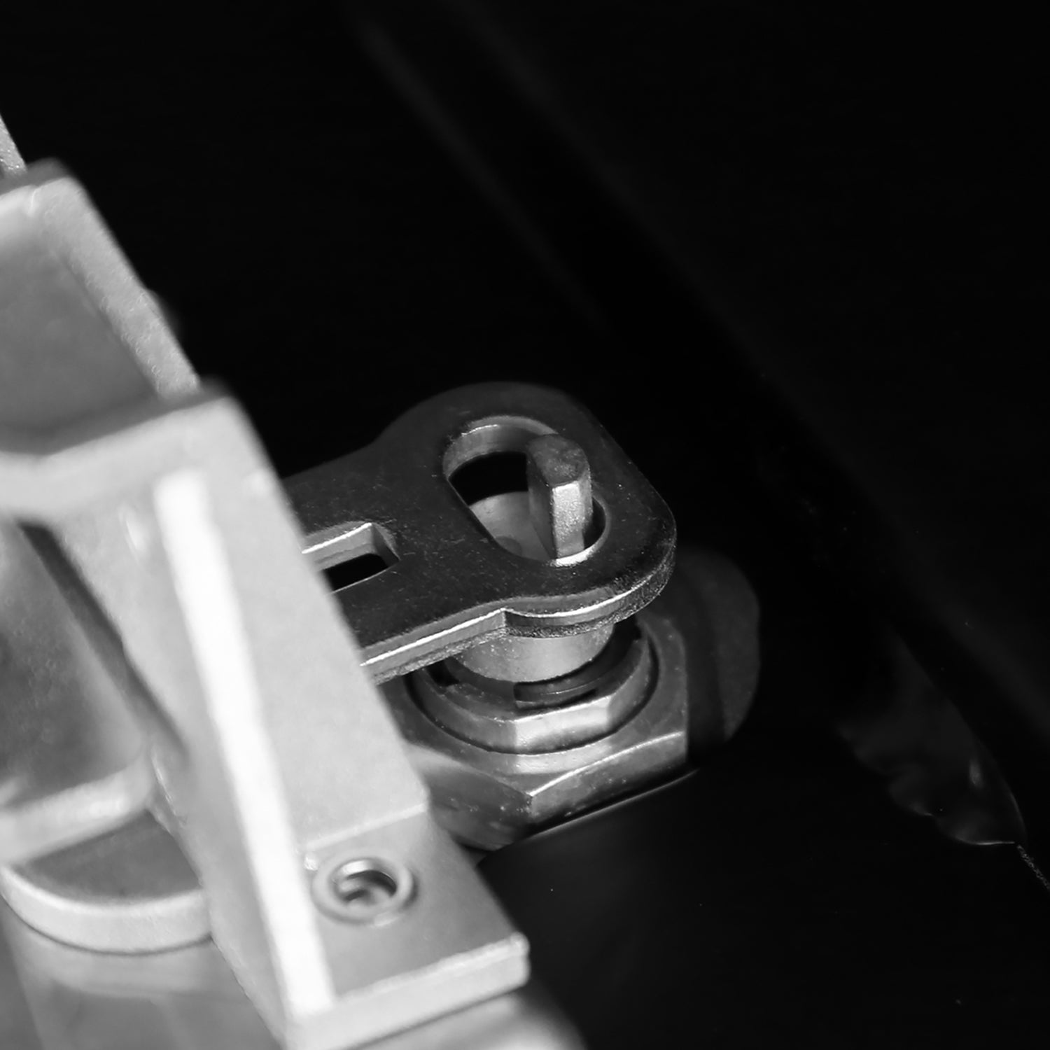 24" Heavy Duty Black Underbody Truck Tool Box w/ T-Handle Latch Lock & Keys