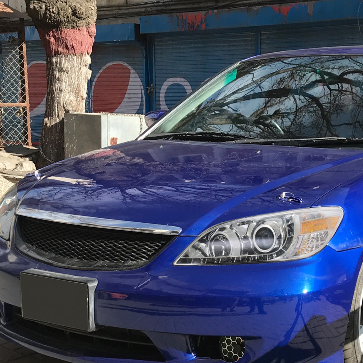 2004-2005 Honda Civic Projector Headlights w/ LED Light Strip Chrome/Clear