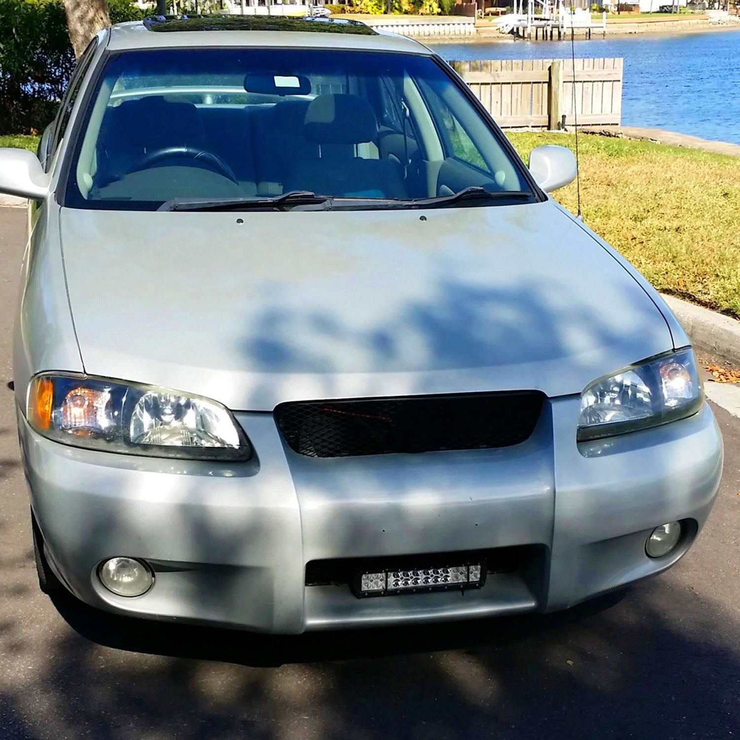 2000-2003 Nissan Sentra Factory Style Crystal Headlights Matte Black/Clear