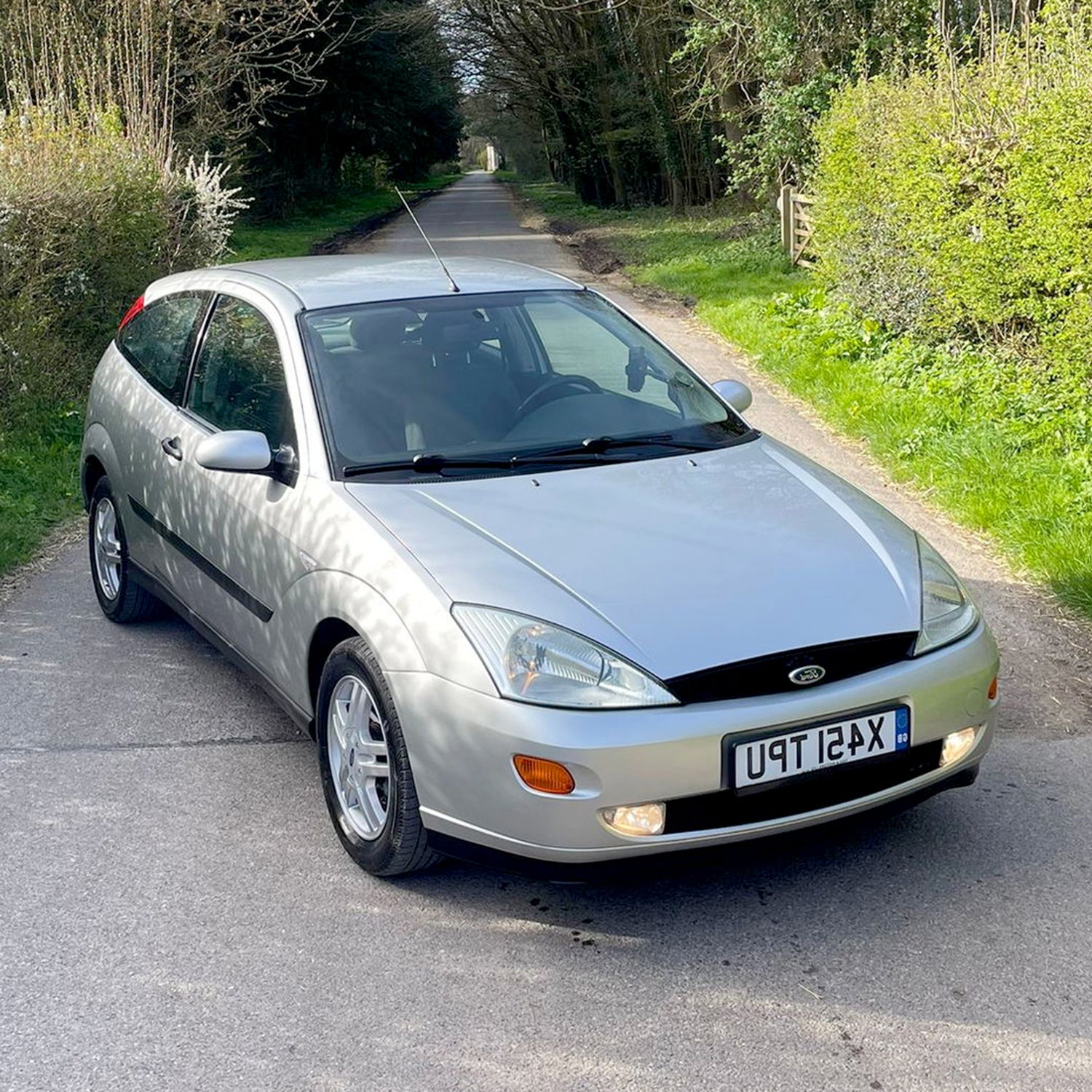 2000-2004 Ford Focus Factory Style Crystal Headlights Chrome/Clear Lens