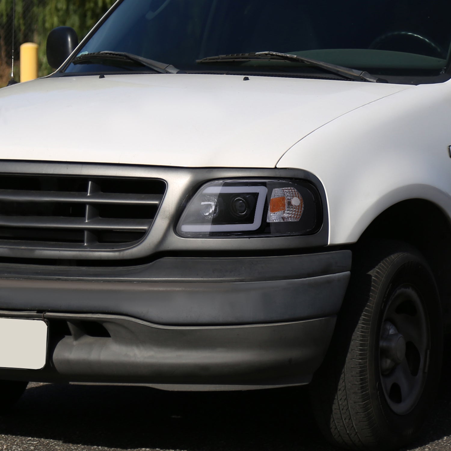 1997-2004 Ford F-150 / 1997-2002 Expedition LED C-Bar Projector Headlights Smoke