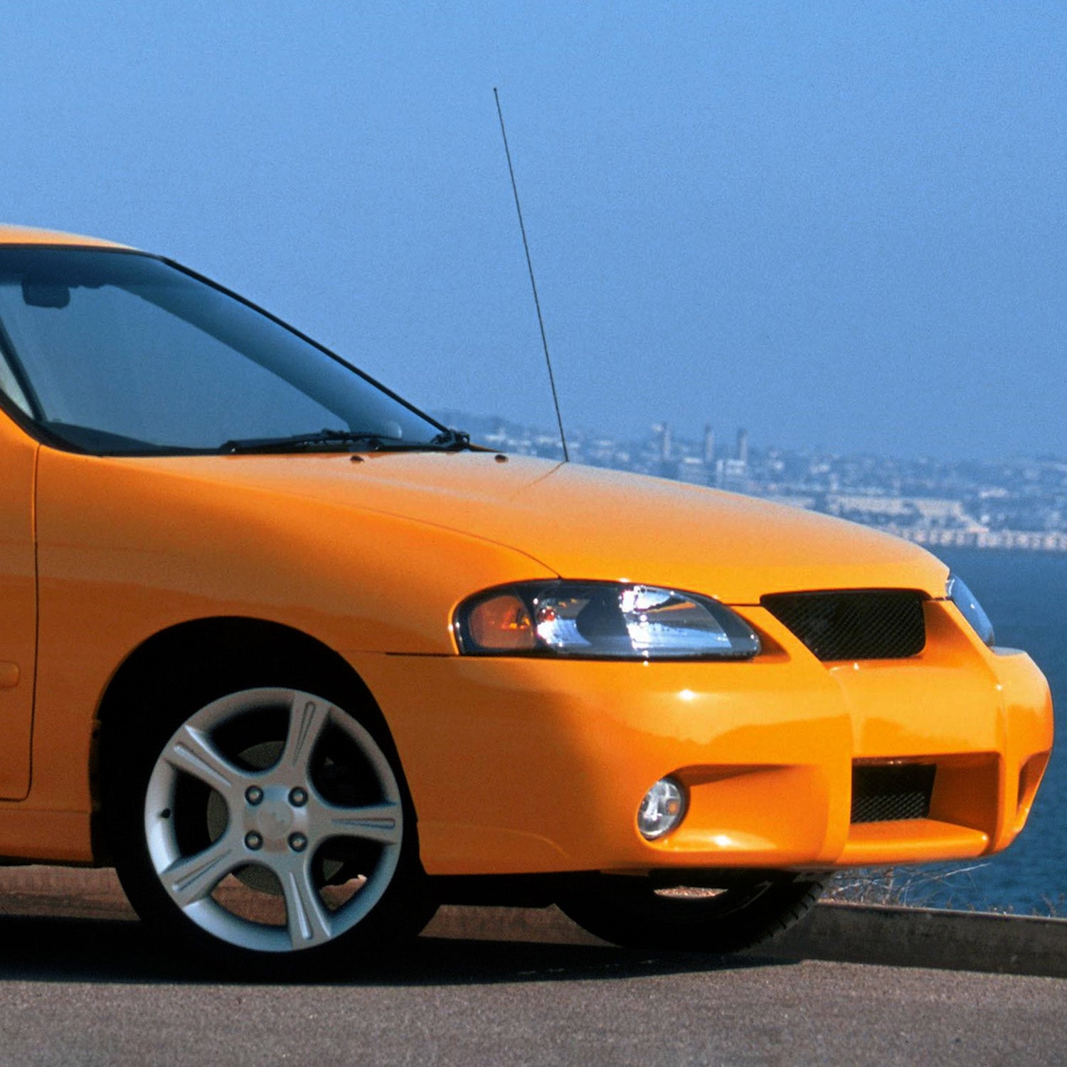 2000-2003 Nissan Sentra Factory Style Crystal Headlights Matte Black/Clear