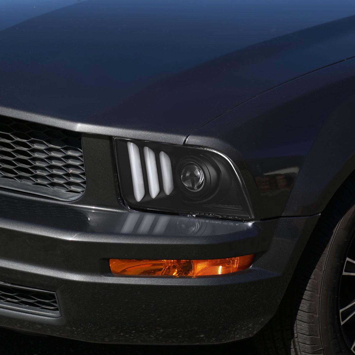 2005-2009 Ford Mustang LED Bar Projector Headlights Matte Black/Clear Lens