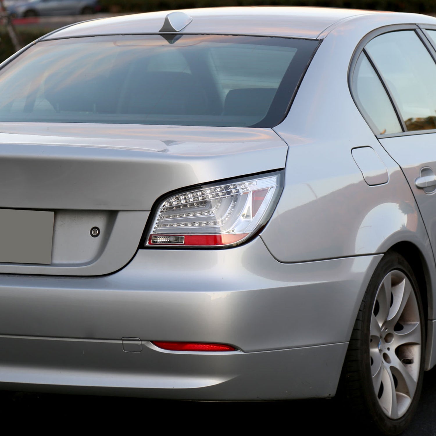 2004-2007 BMW E60 5 Series Sedan LED Tail Lights Chrome Housing/Clear Lens