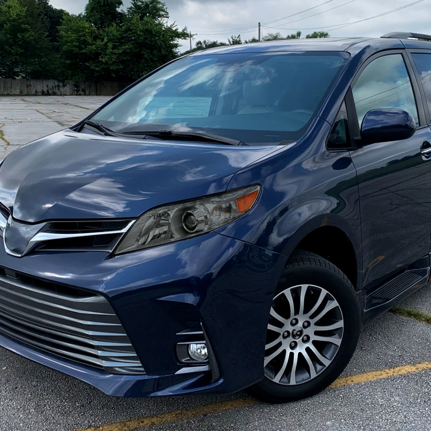 2011-2020 Toyota Sienna Projector Headlights Chrome Housing/Smoke Lens