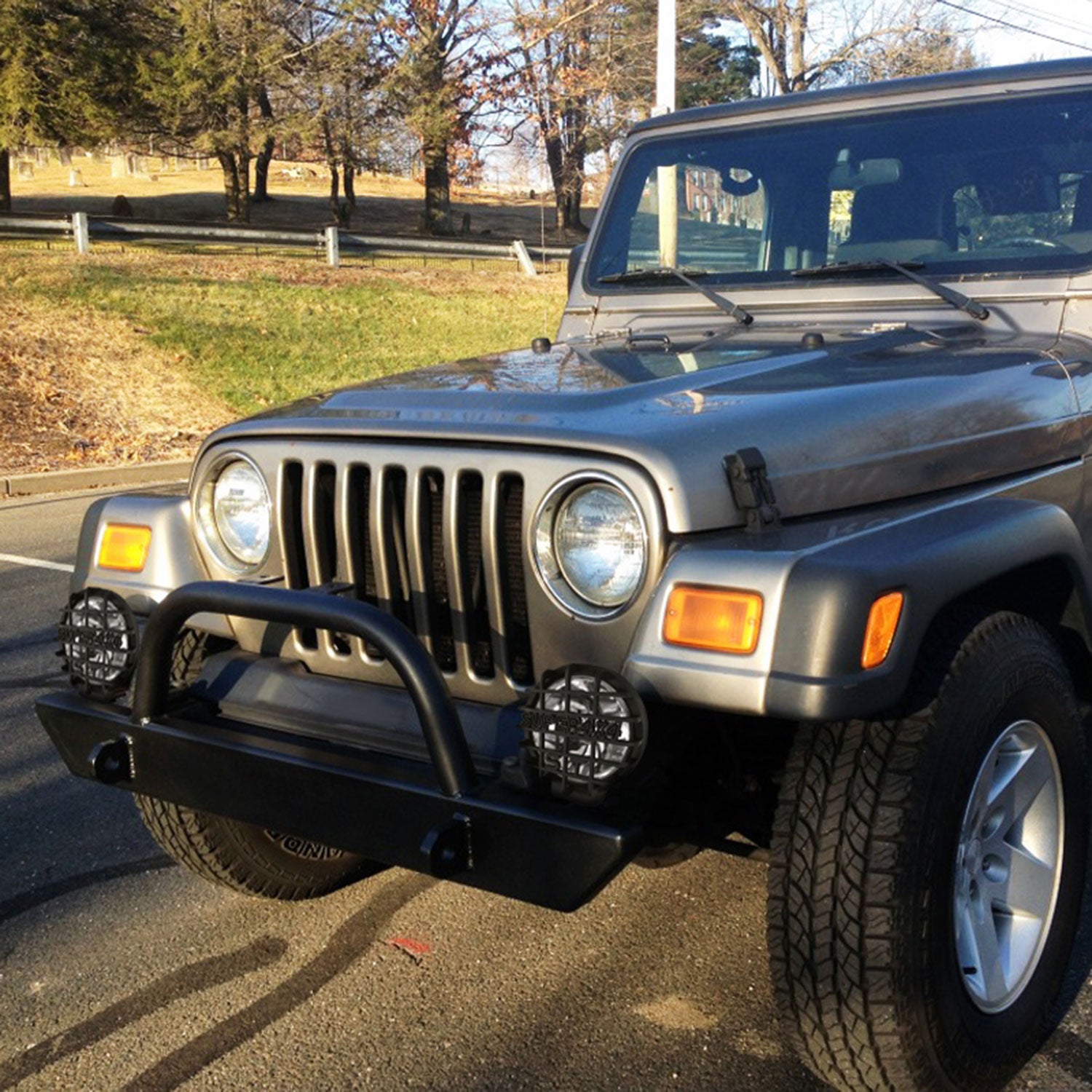 Universal Off Road 6" H3 Black Round Fog Lights w/ Mesh Guard - 2PC