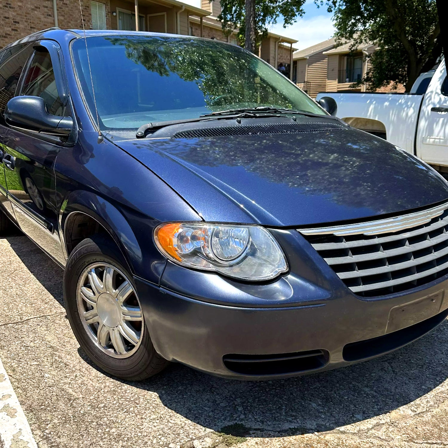 2005-2007 Chrysler Town & Country Factory Replacement Headlights Chrome/Clear