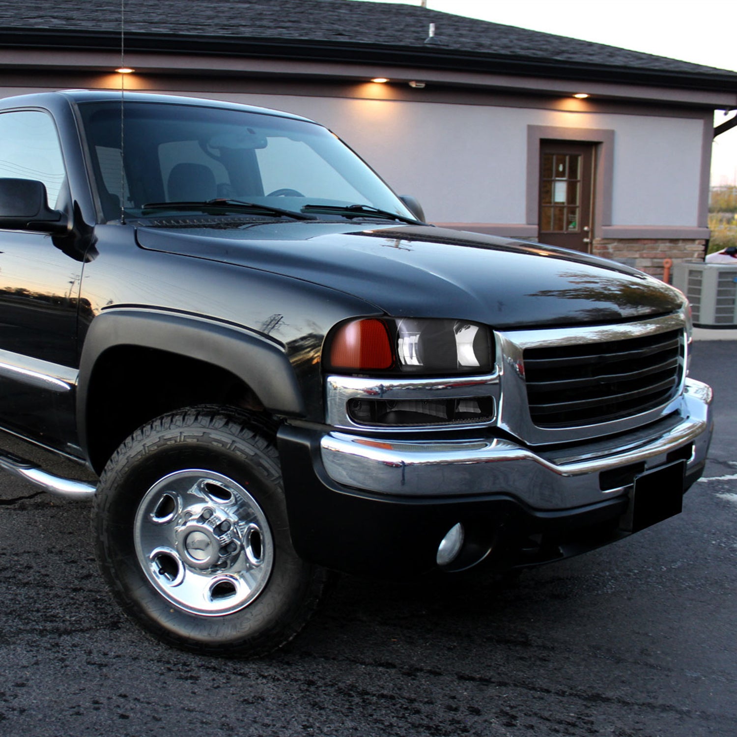 1999-2006 GMC Sierra/Yukon/Yukon XL Headlights Amber Reflector Black